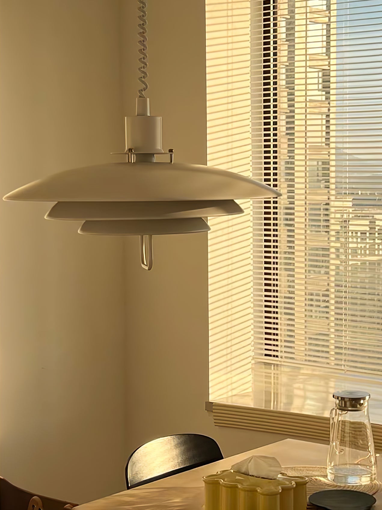 Divor Aluminum Glam Pendant Lamp-Neutral Decor