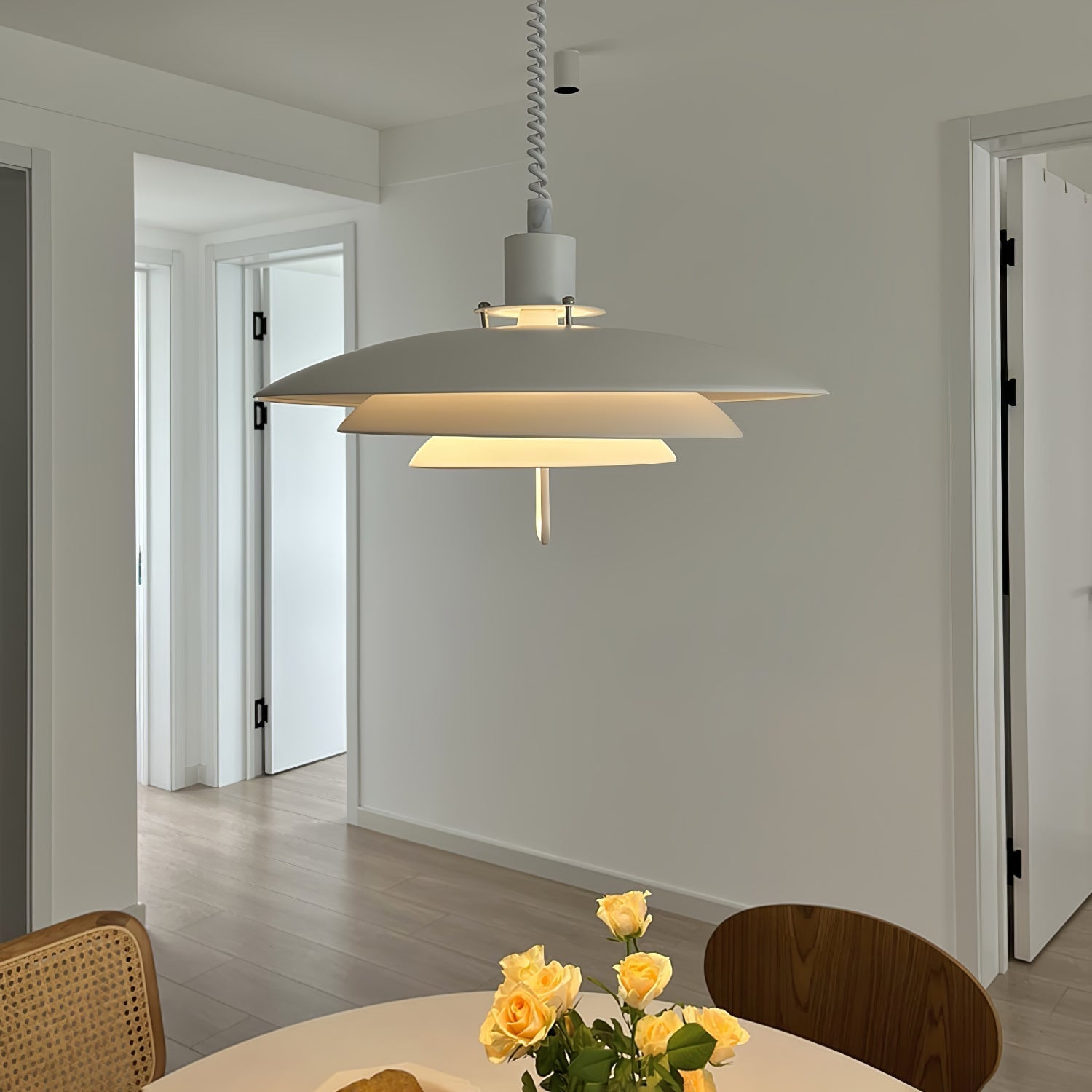 Divor Aluminum Glam Pendant Lamp-Neutral Decor