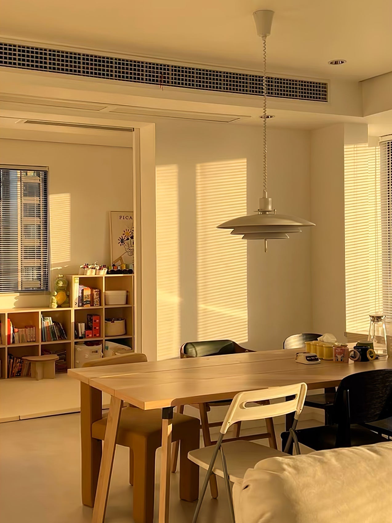 Divor Aluminum Glam Pendant Lamp-Neutral Decor