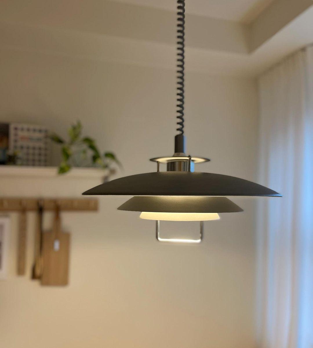Divor Aluminum Glam Pendant Lamp-Neutral Decor
