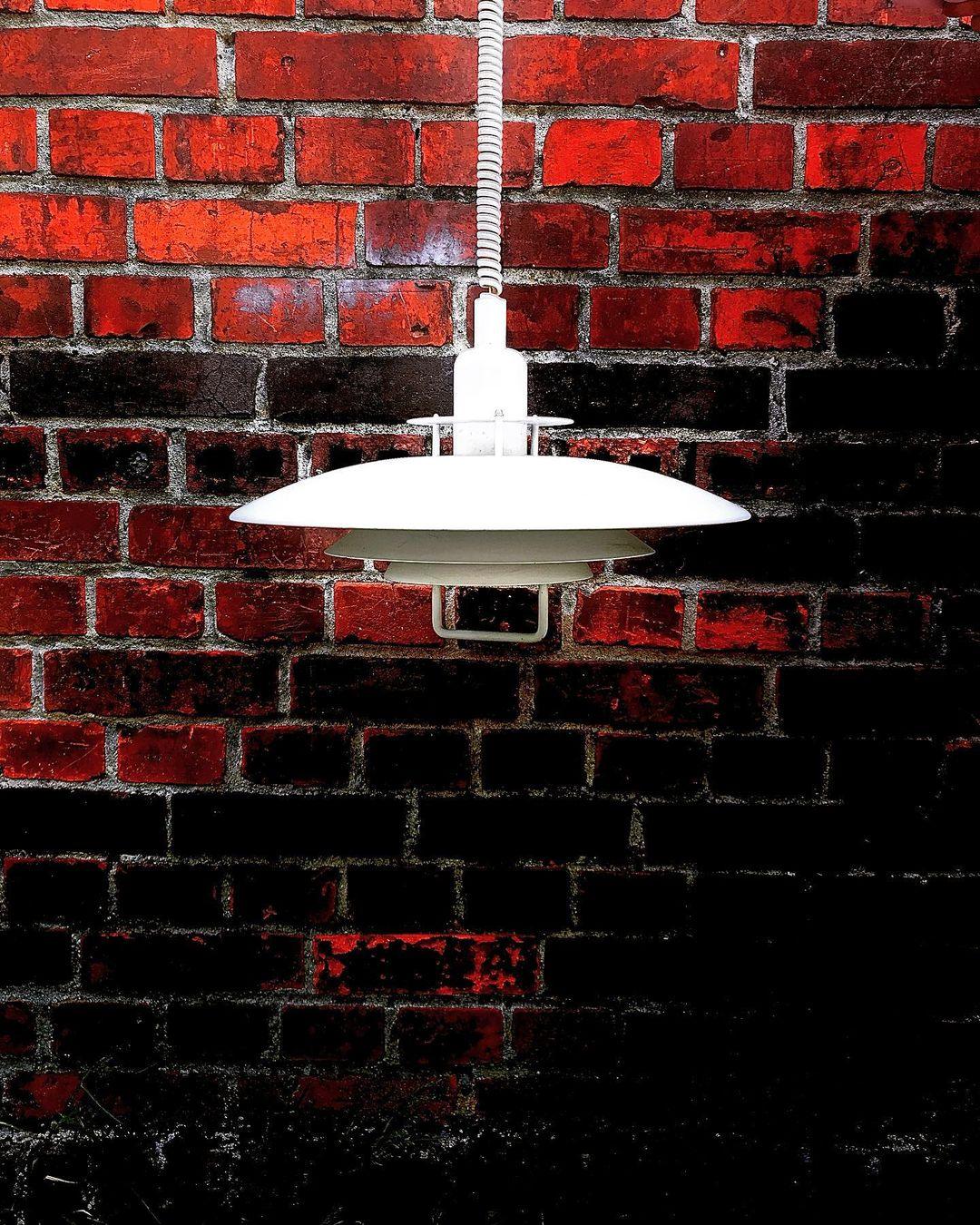 Divor Aluminum Glam Pendant Lamp-Neutral Decor