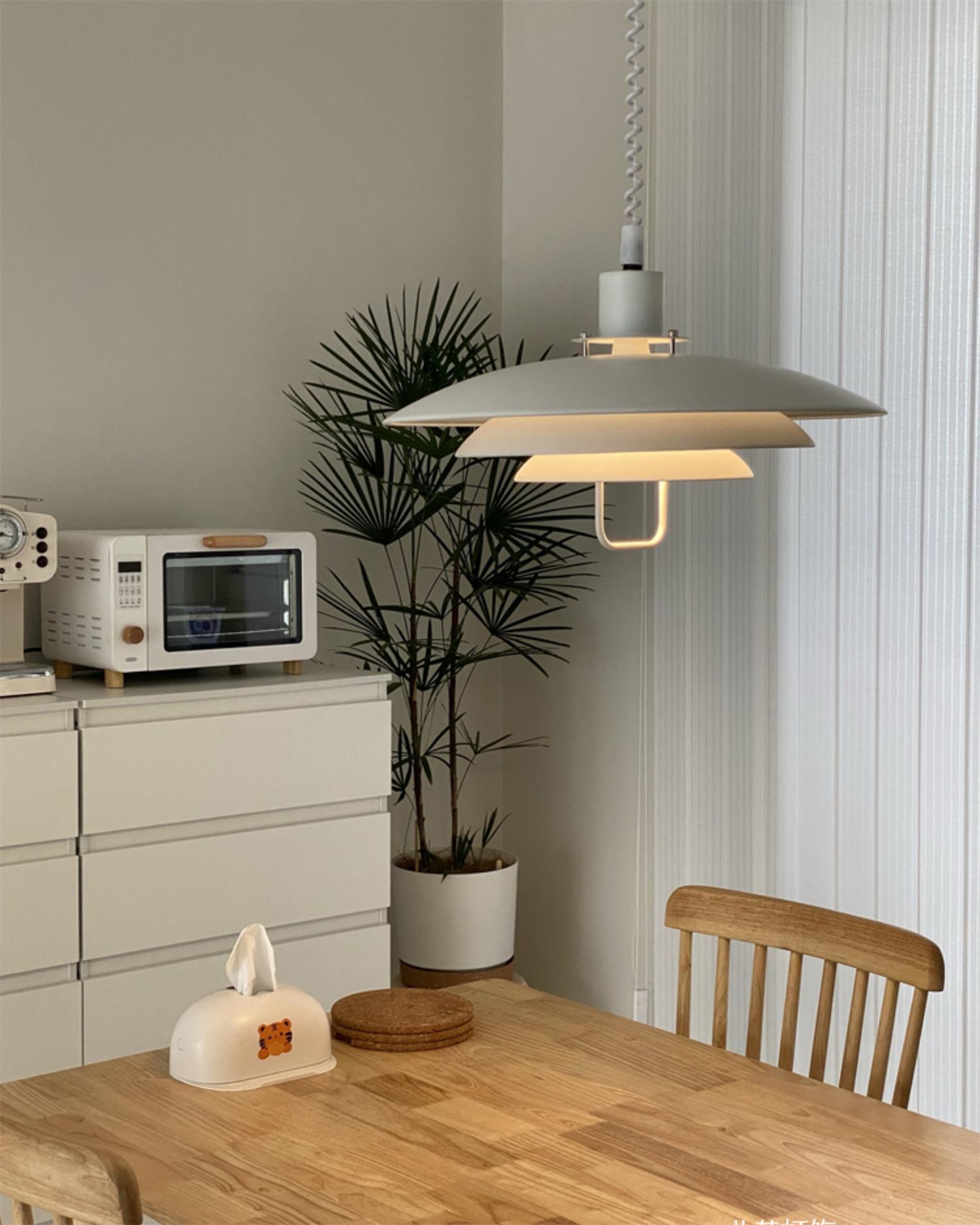 Divor Aluminum Glam Pendant Lamp-Neutral Decor