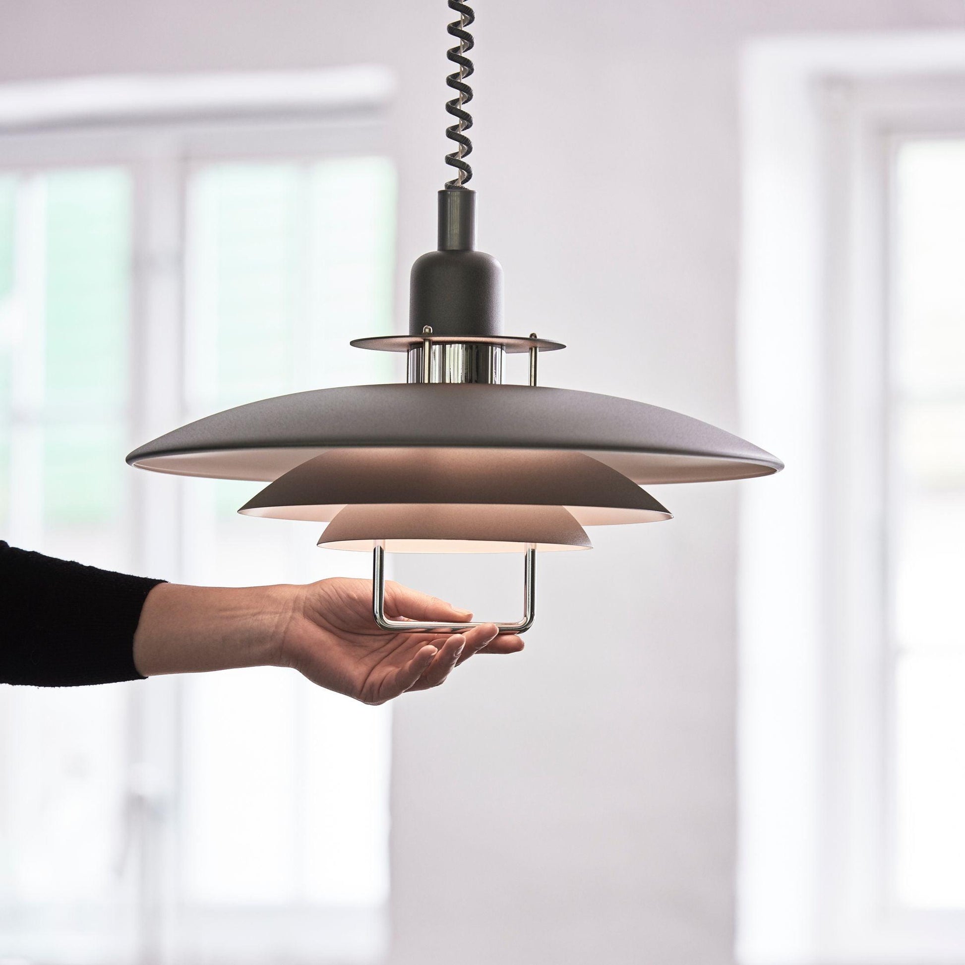 Divor Aluminum Glam Pendant Lamp-Neutral Decor
