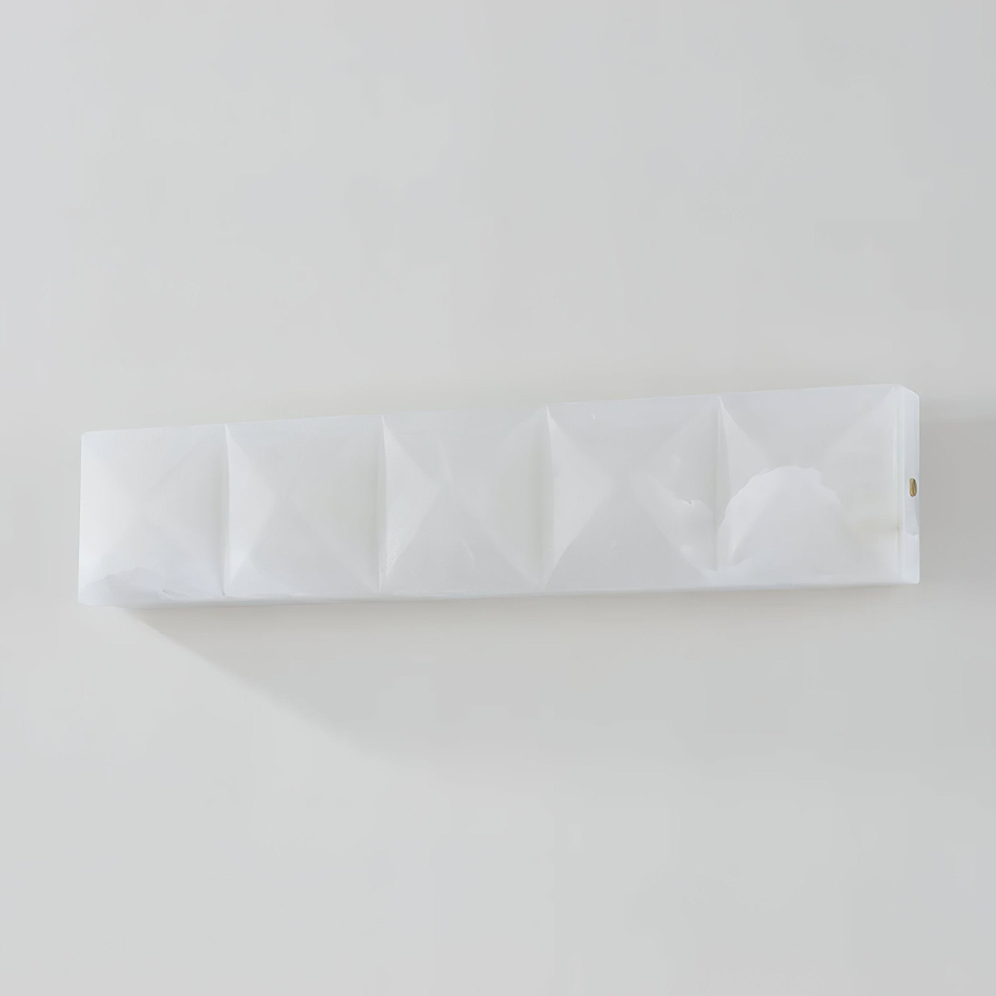 Dione Modern Alabaster Wall Light-Neutral Decor