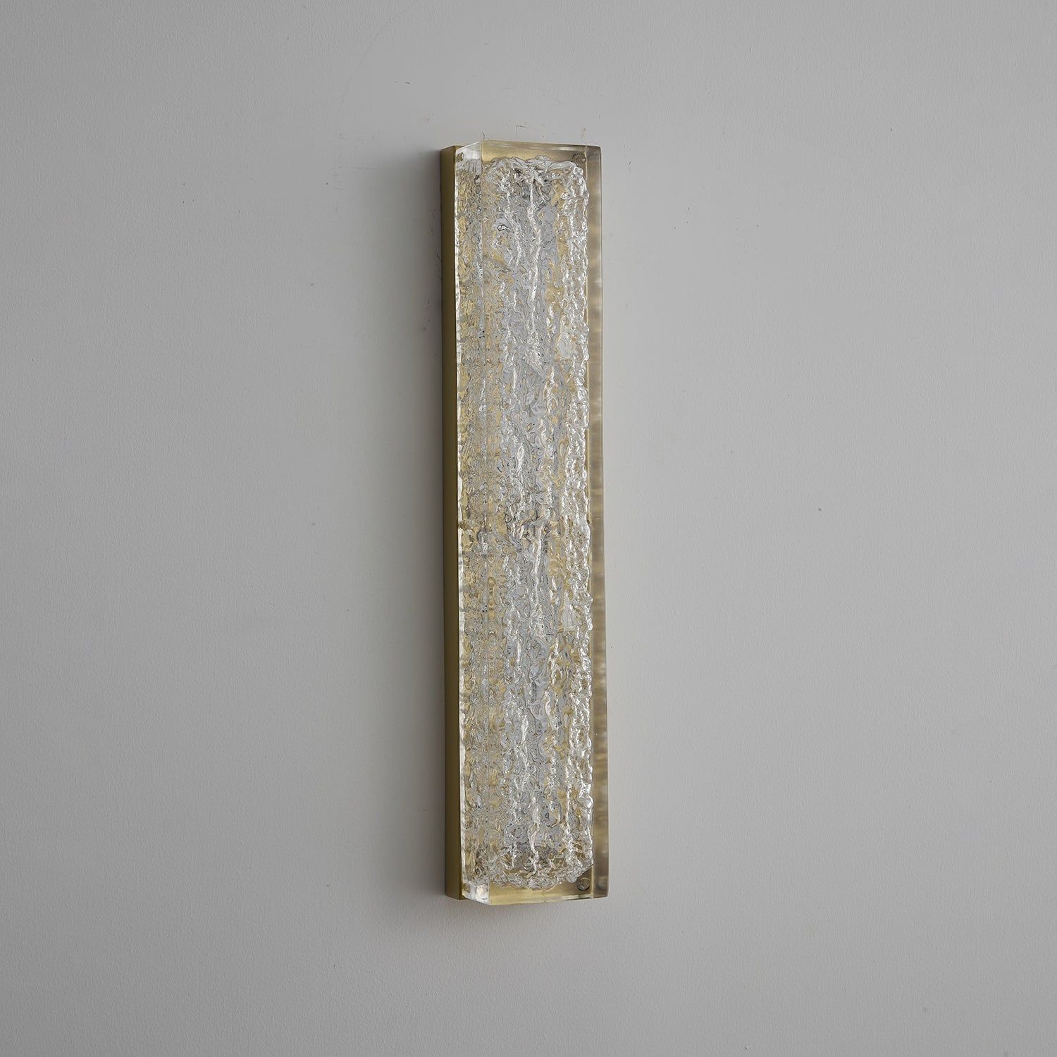 Mavi Prismatic Rectangle Resin Wall Lamp-Neutral Decor