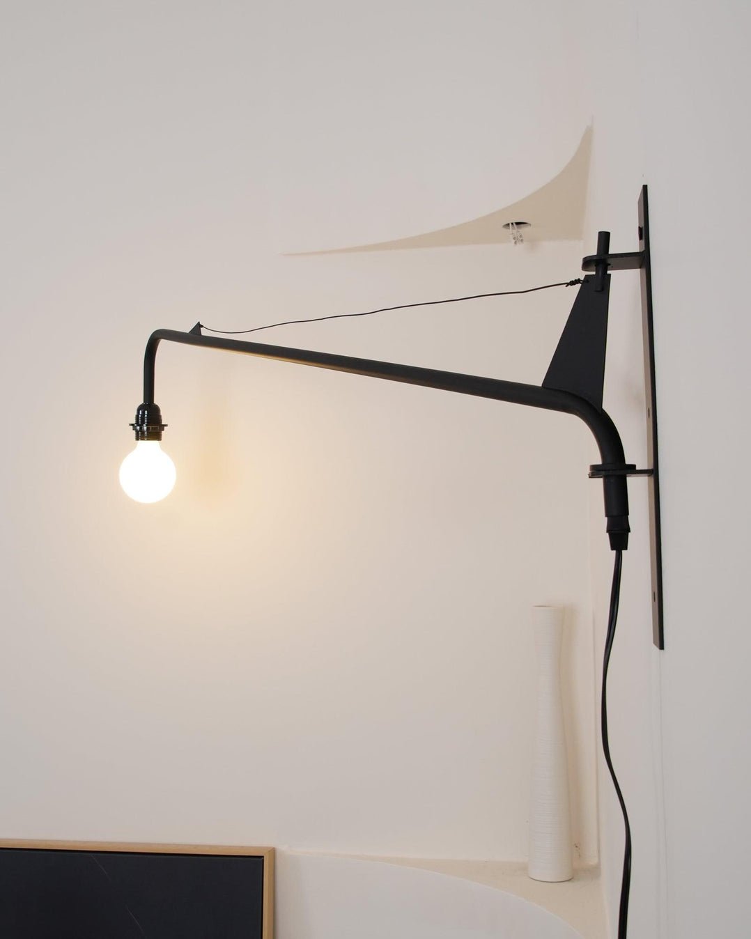 Blu Modern Minimalist Wall Lamp-Neutral Decor