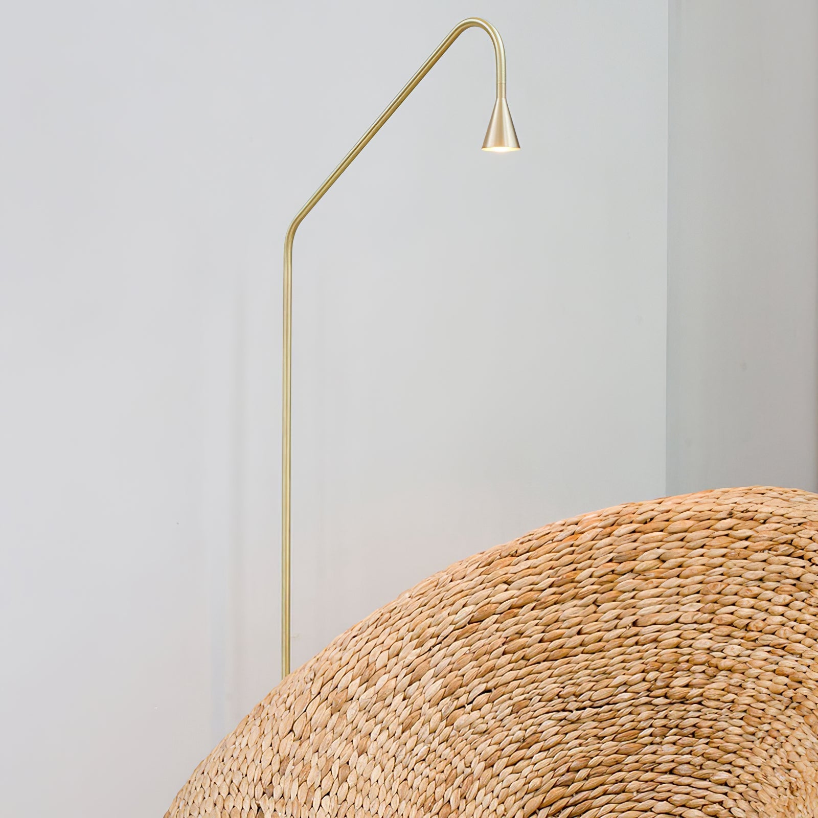 Arc Modern Gold Floor Lamp-Neutral Decor