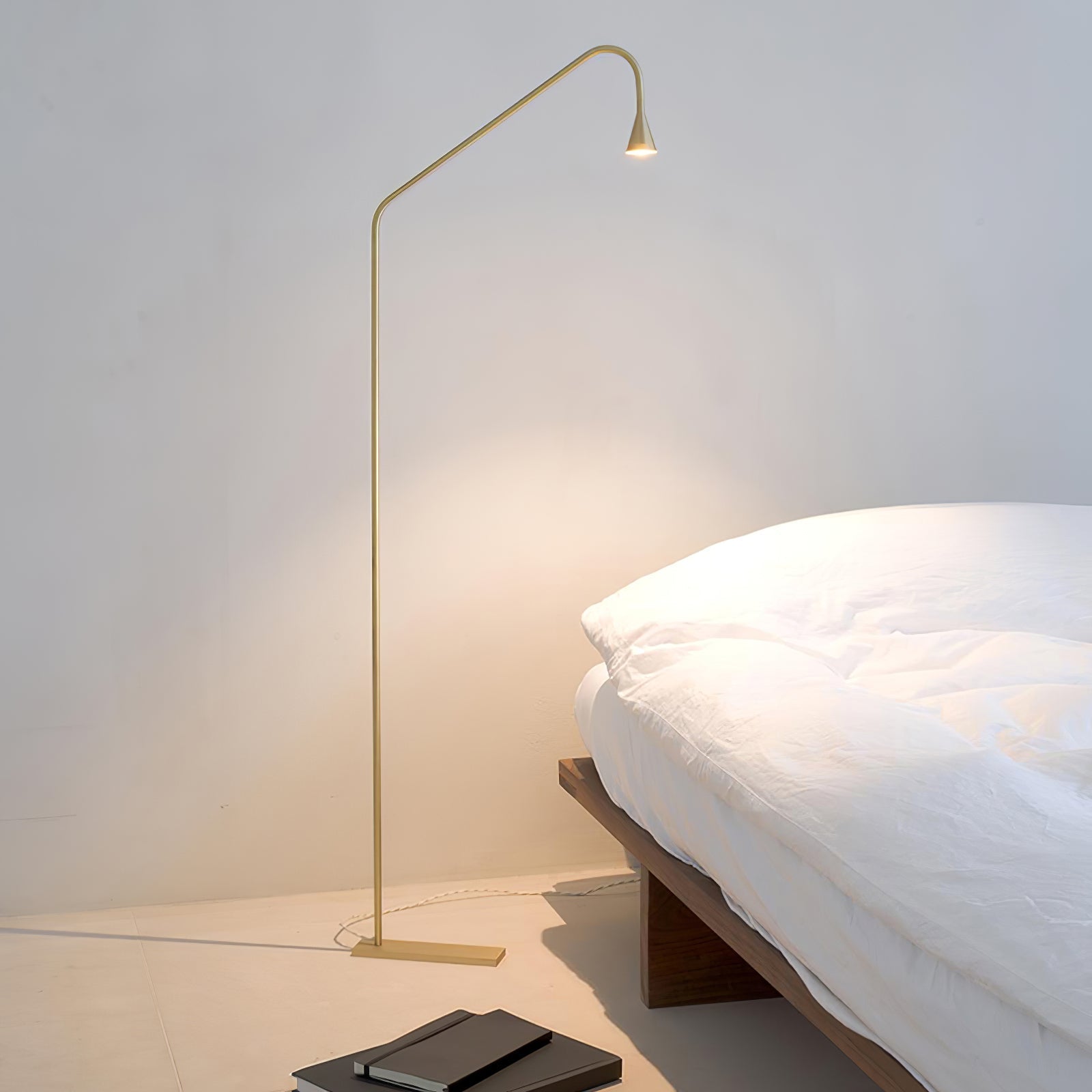Arc Modern Gold Floor Lamp-Neutral Decor