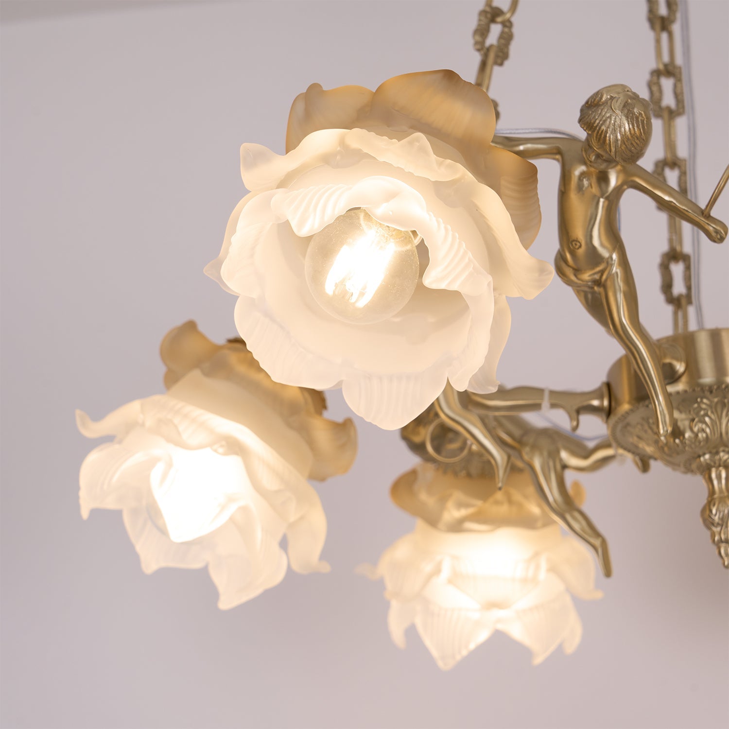 Lustra Chandelier Brass Suspension Floral Vintage-Neutral Decor