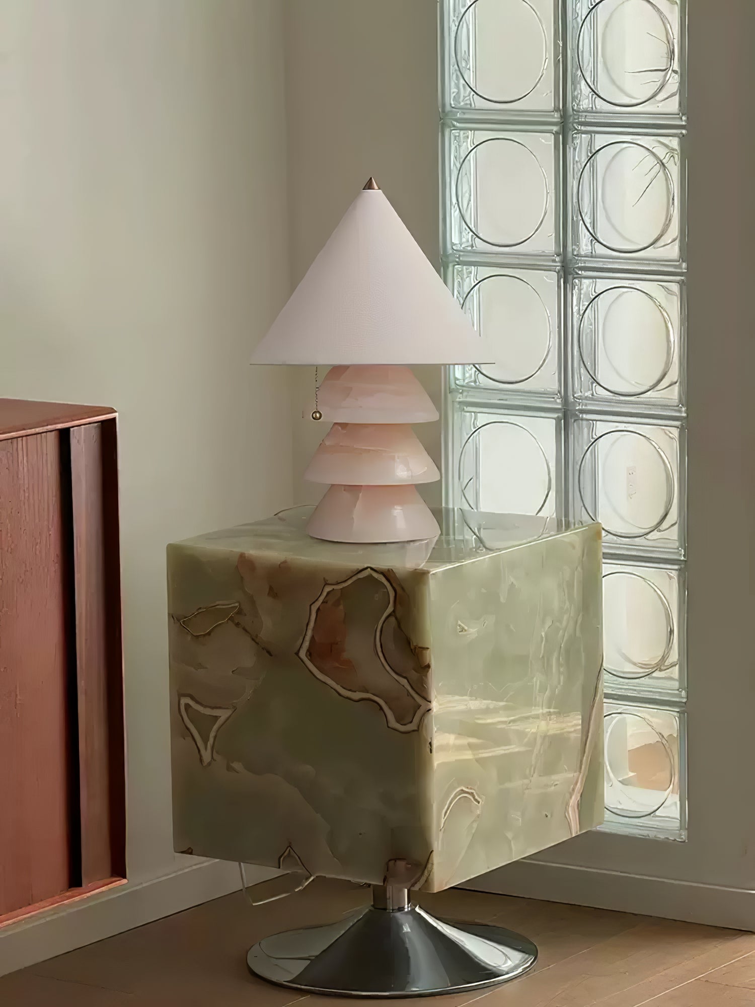 Pyramid Retro Marble Table Lamp-Neutral Decor