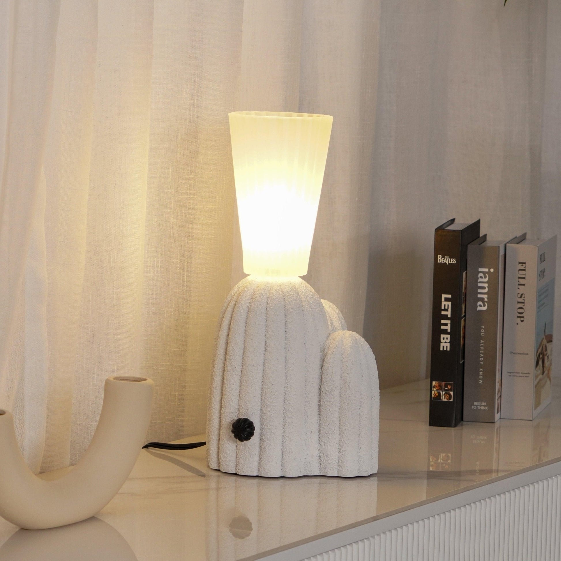 Soreny Resin Artistic Table Lamp-Neutral Decor