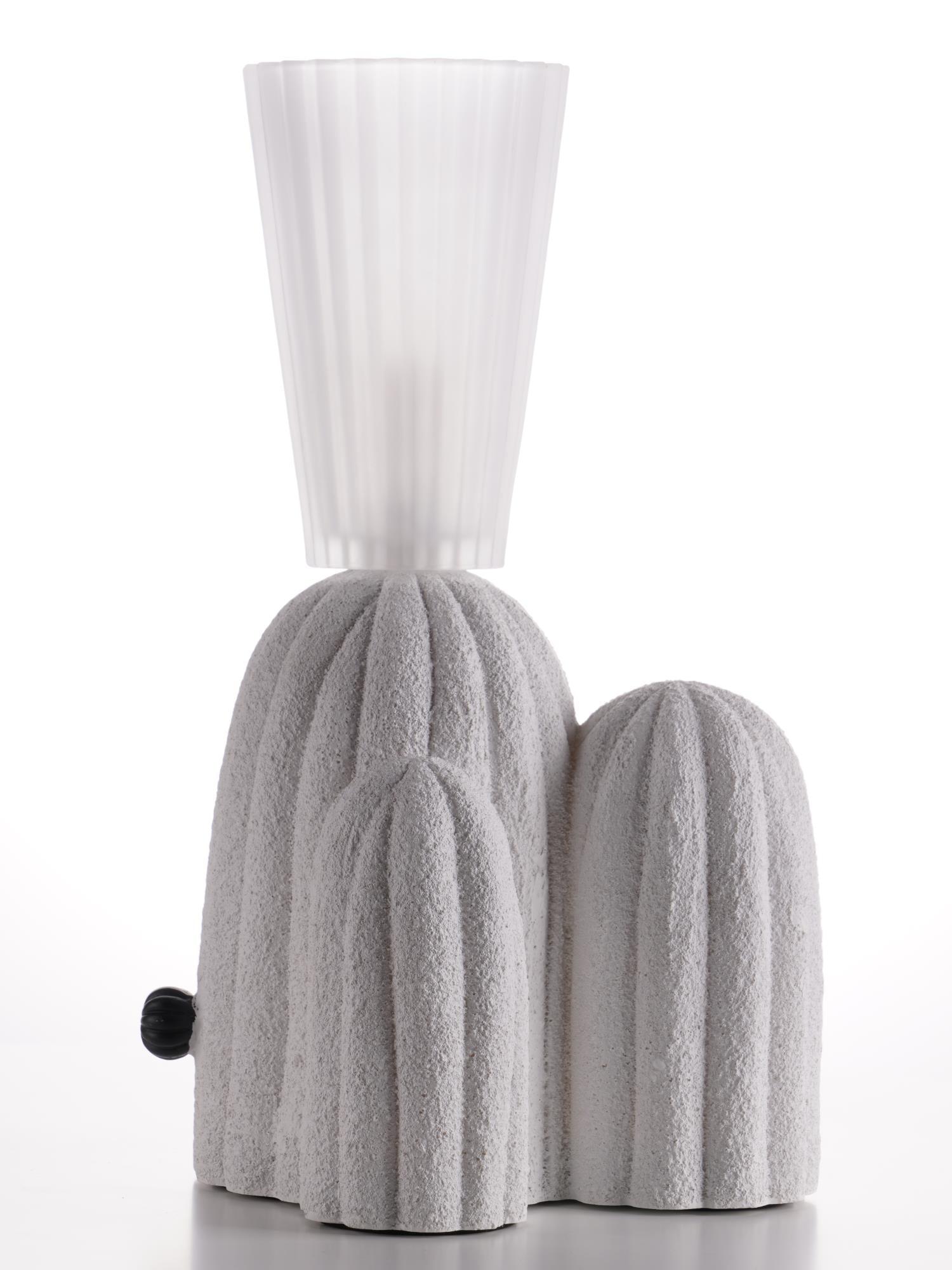 Soreny Resin Artistic Table Lamp-Neutral Decor