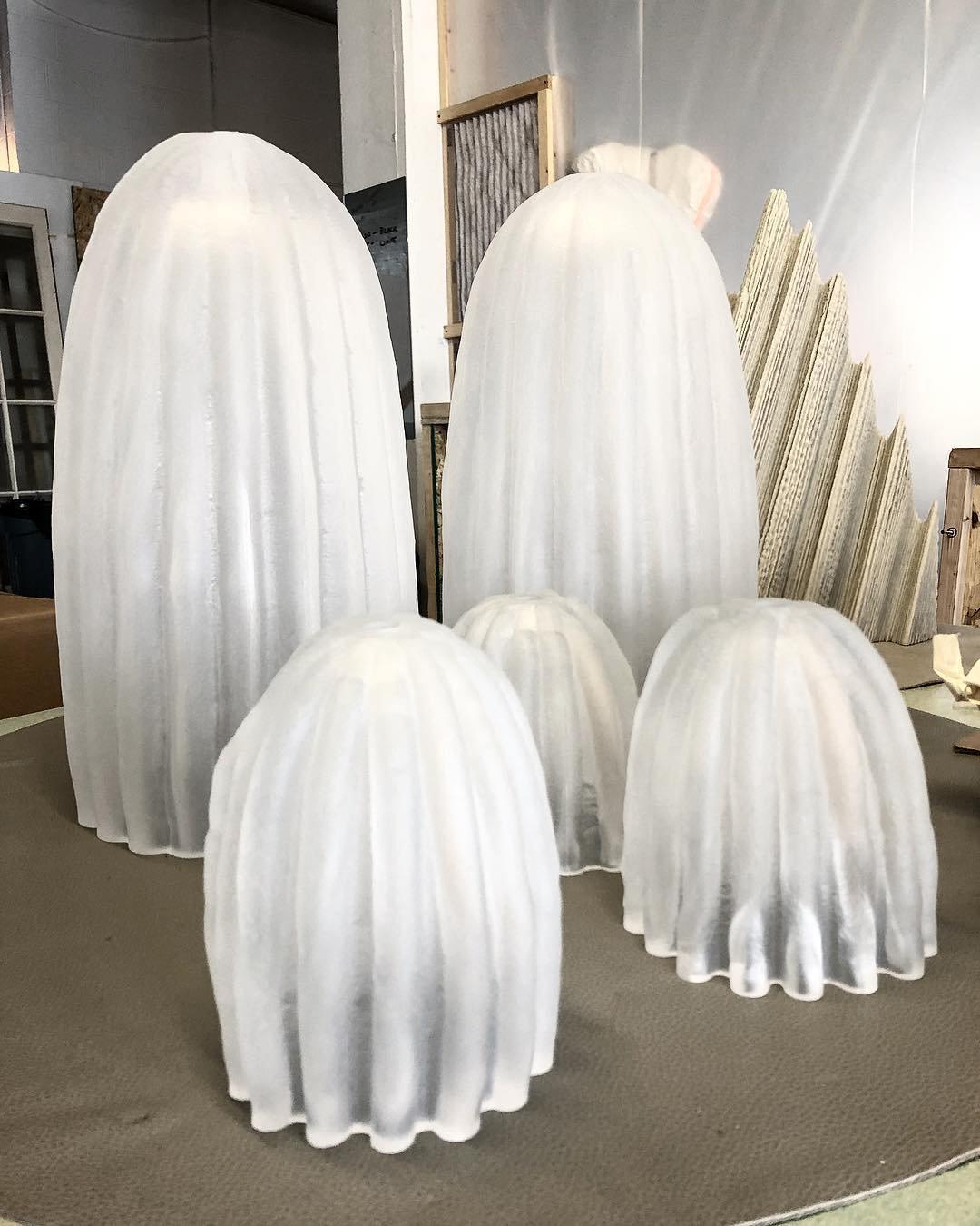 Soreny Resin Artistic Table Lamp-Neutral Decor