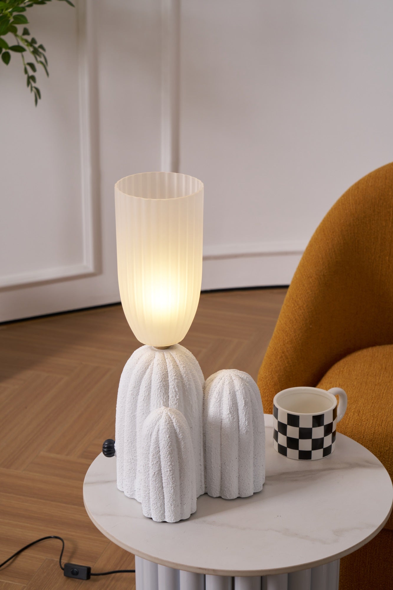 Soreny Resin Artistic Table Lamp-Neutral Decor