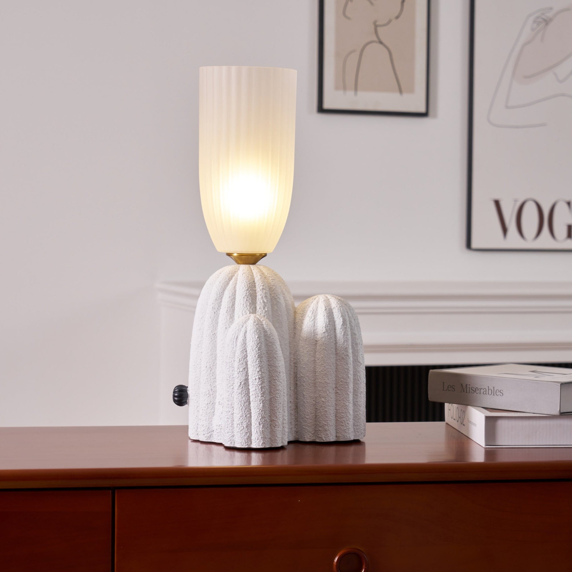 Soreny Resin Artistic Table Lamp-Neutral Decor