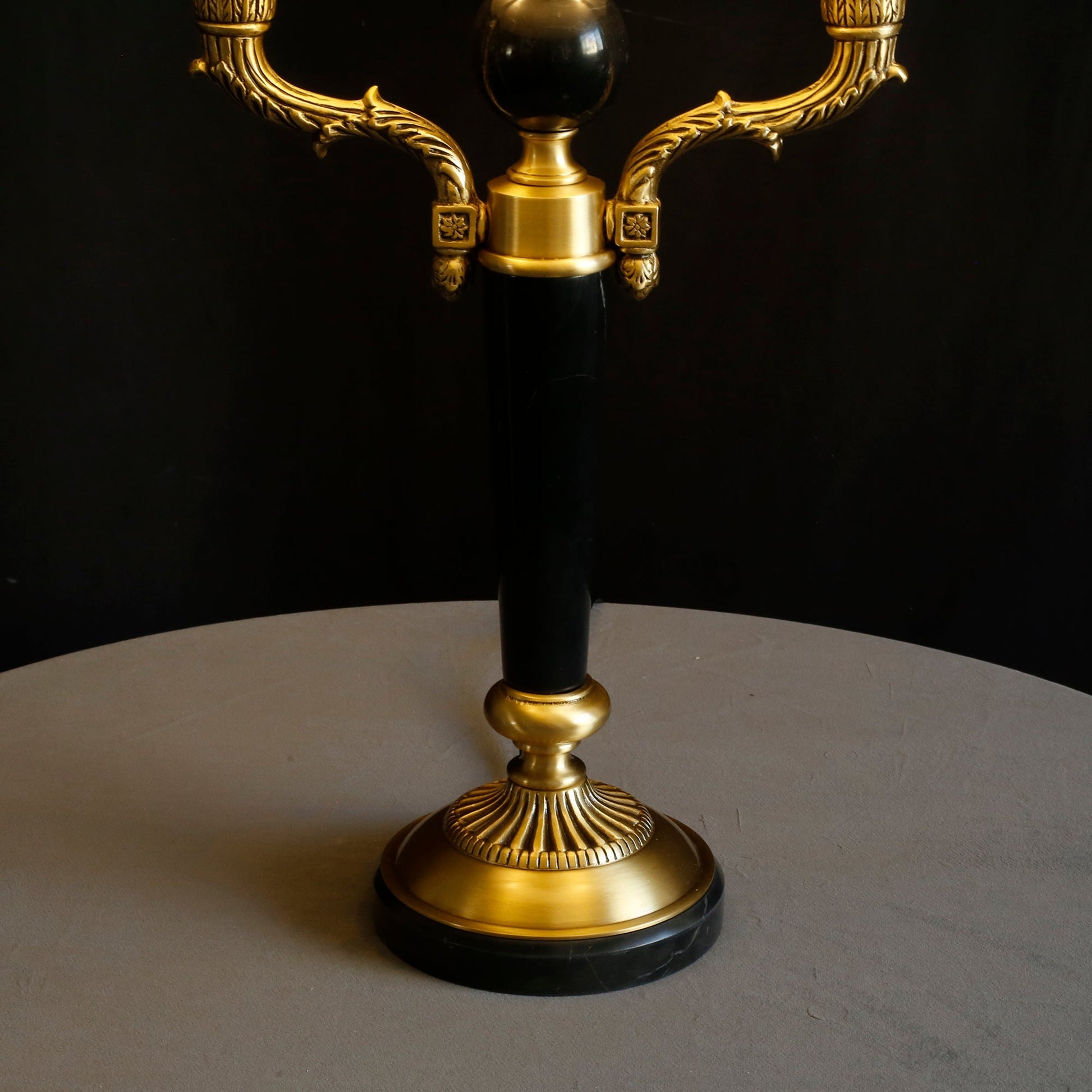 The lamp's base and power cord plug shown for installation reference.
