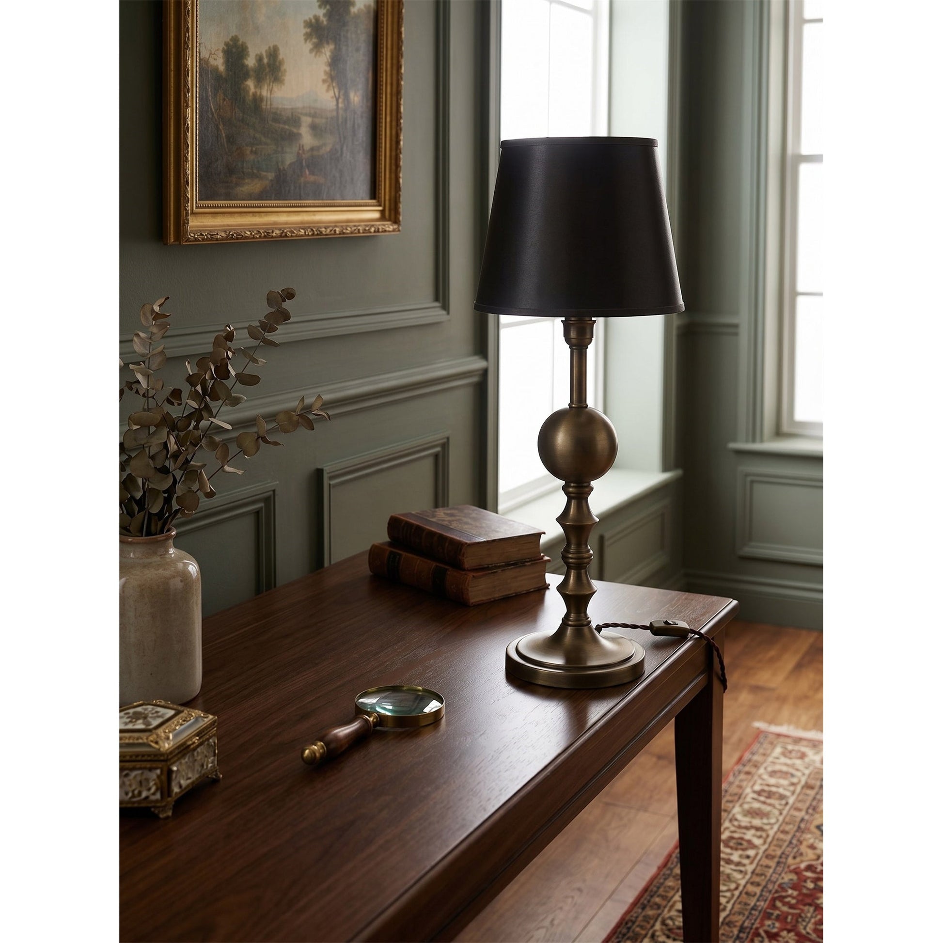 The lamp's 150cm plug-in cord.