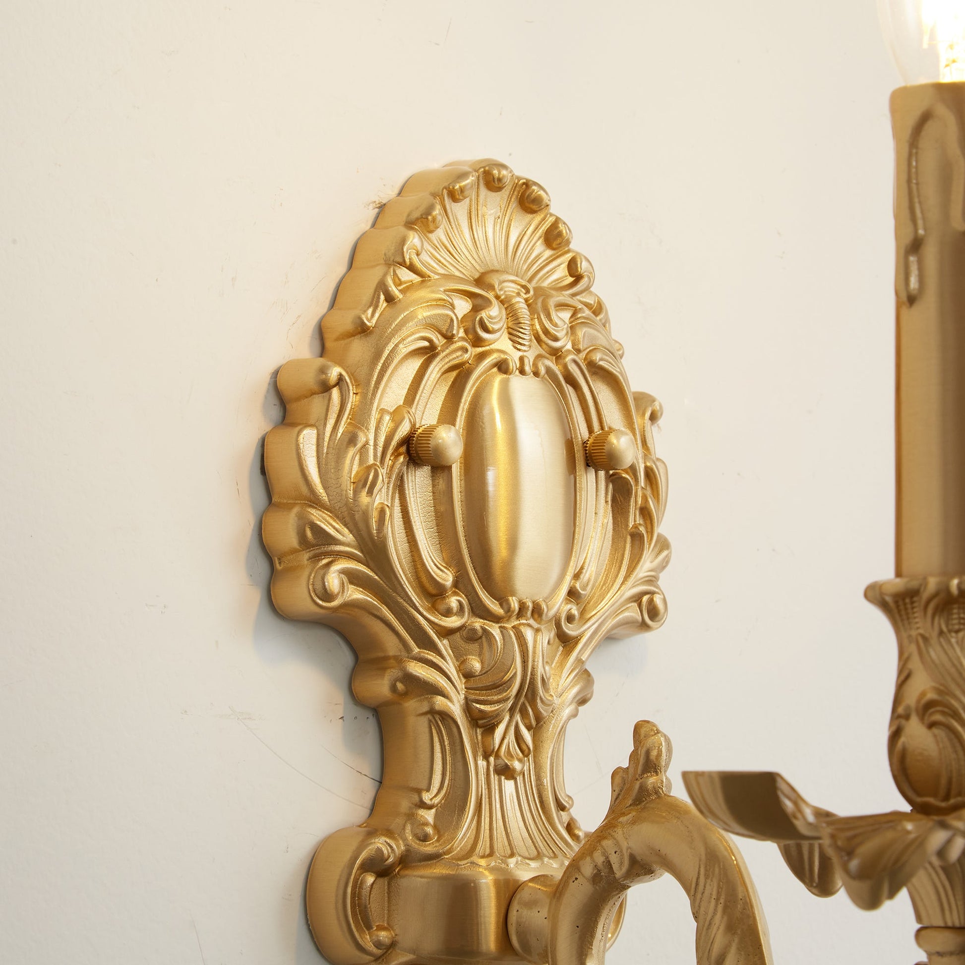 Full view of the sconce from a distance.