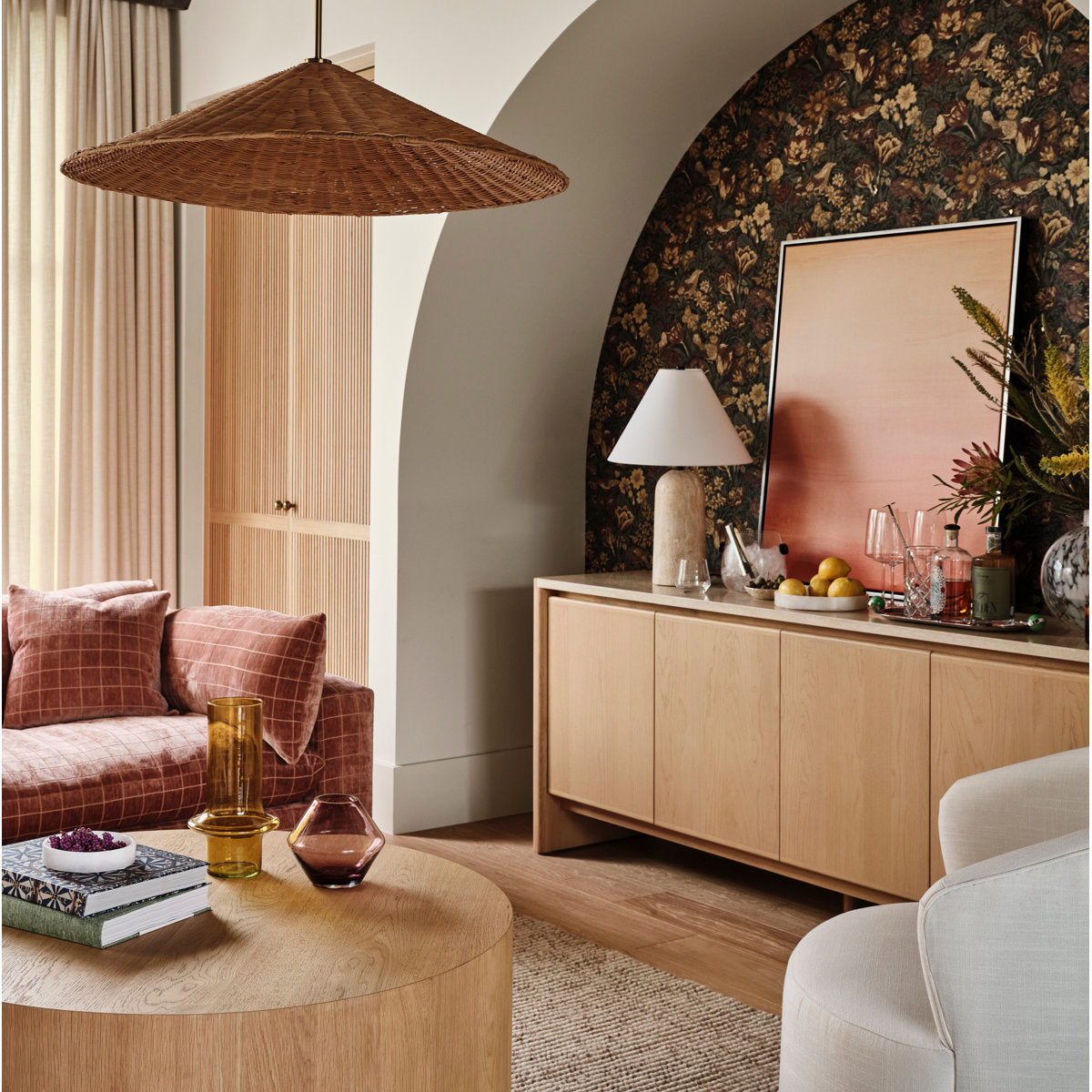 Side profile of the Astere Table Lamp showing its proportions.