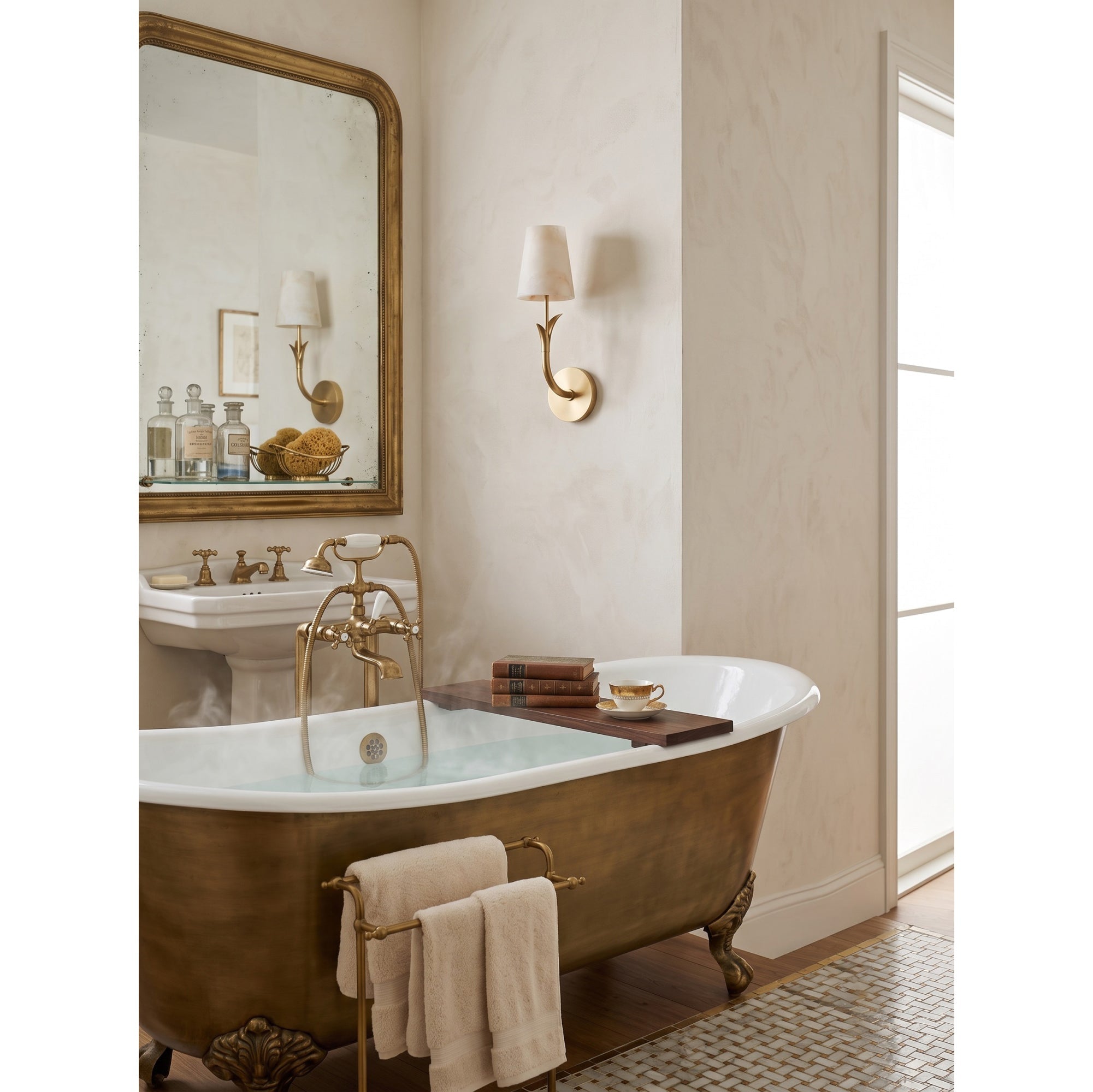 Aurelia Wall Light