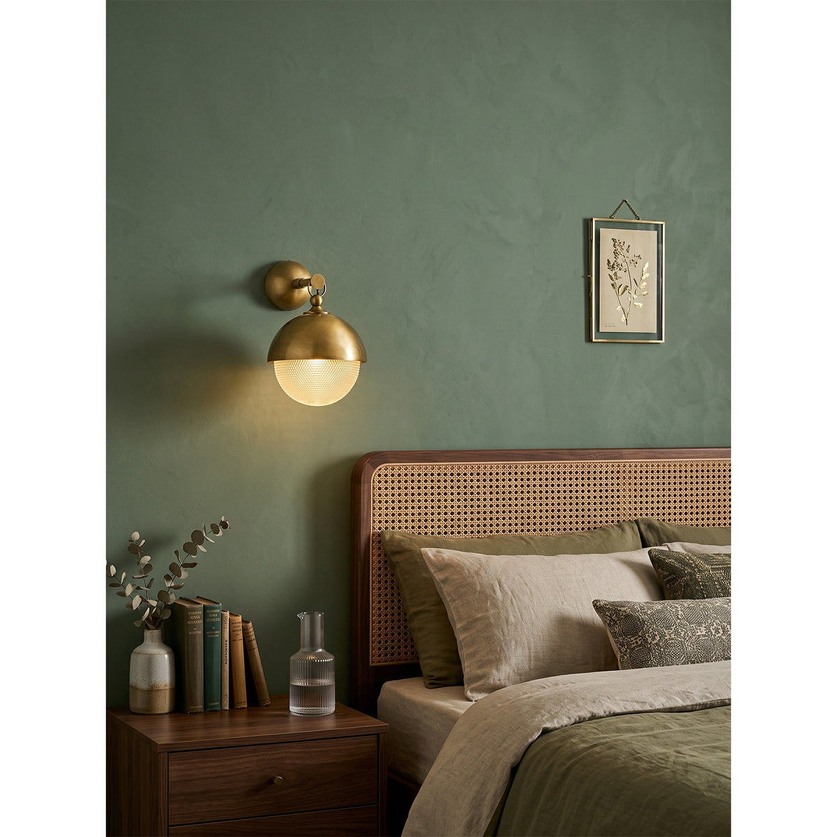 Nivenwick Wall Sconce