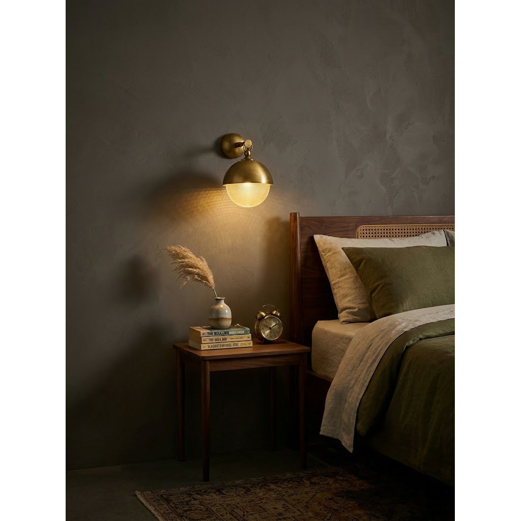 Nivenwick Wall Sconce