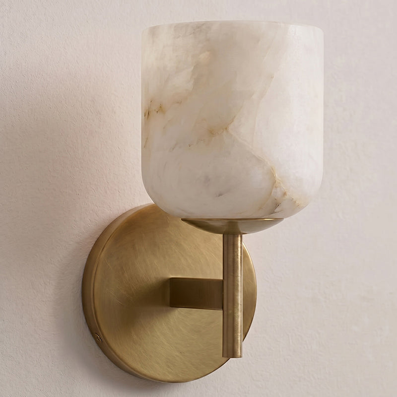 Dimensional graphic for the 1-head Garrison Sconce.
