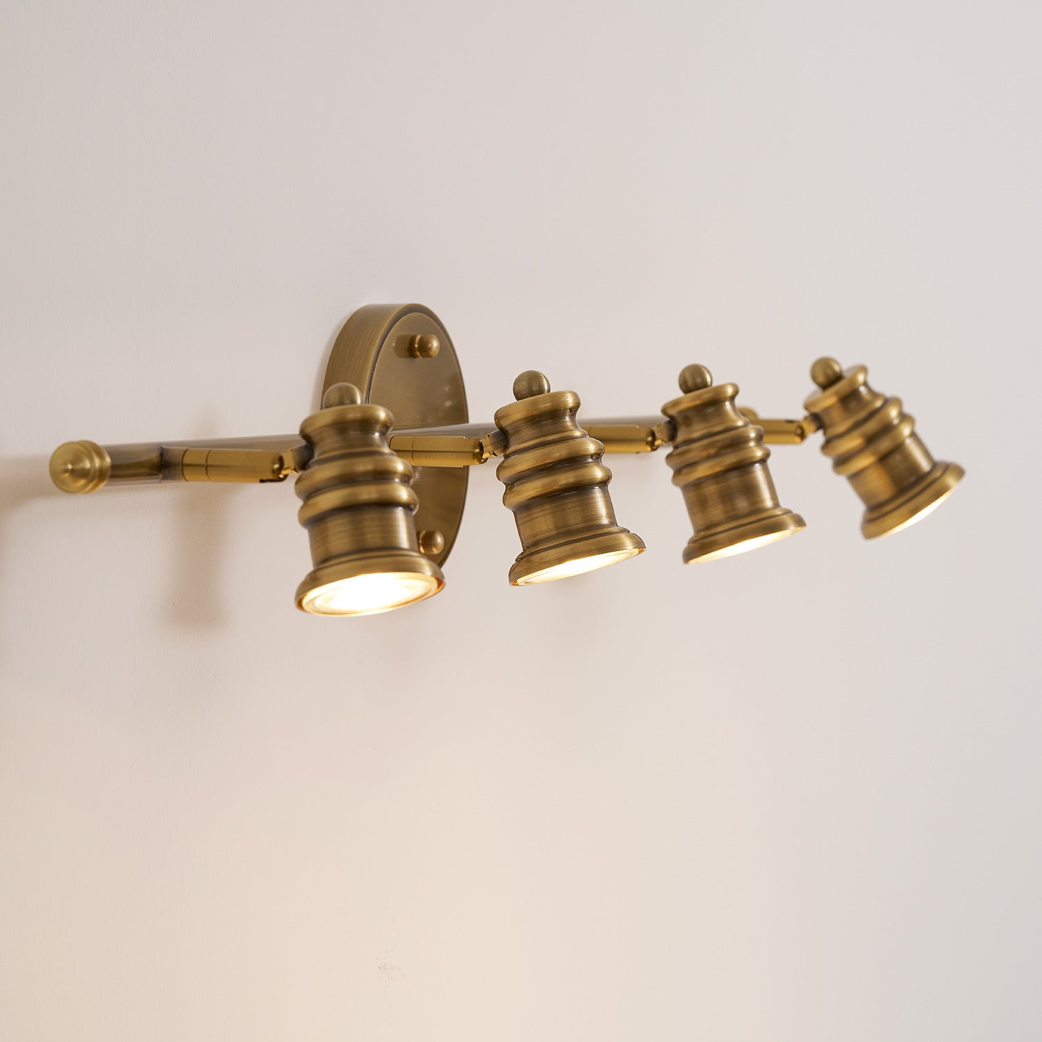 The single-head lamp from a direct frontal view.