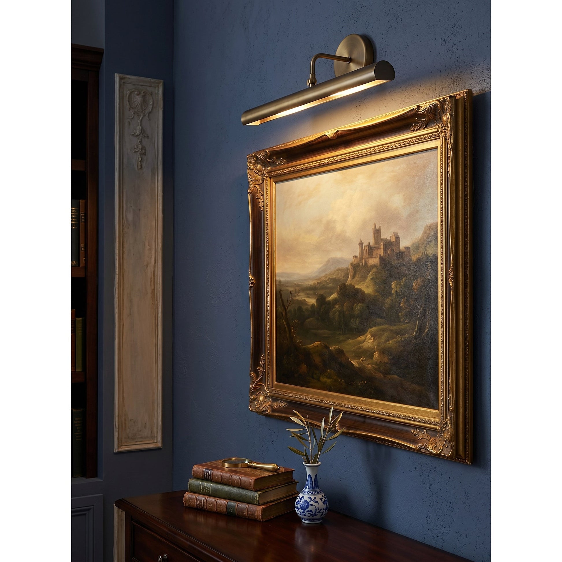 Comparison of the two available sizes of the Loxen Wall Sconce.