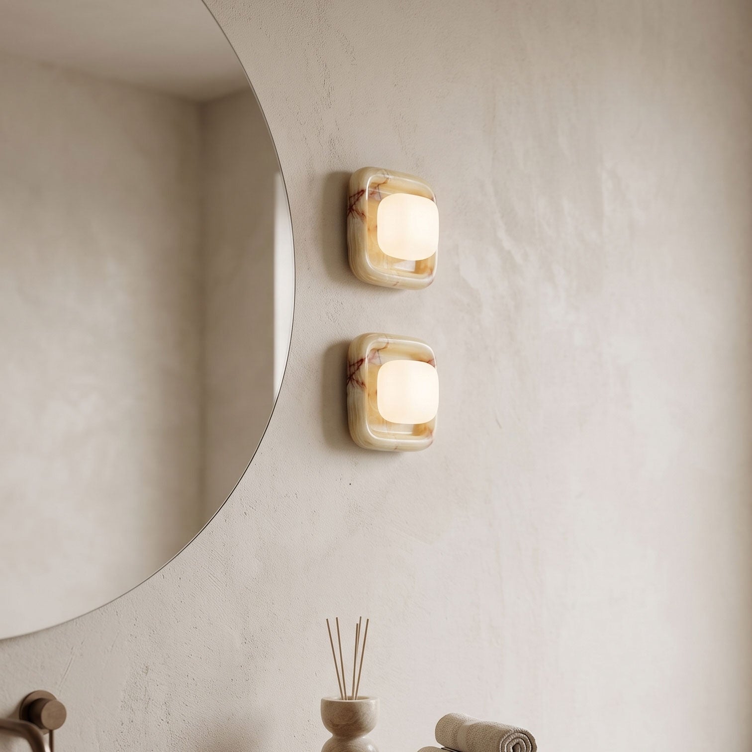 Mila Wall Light