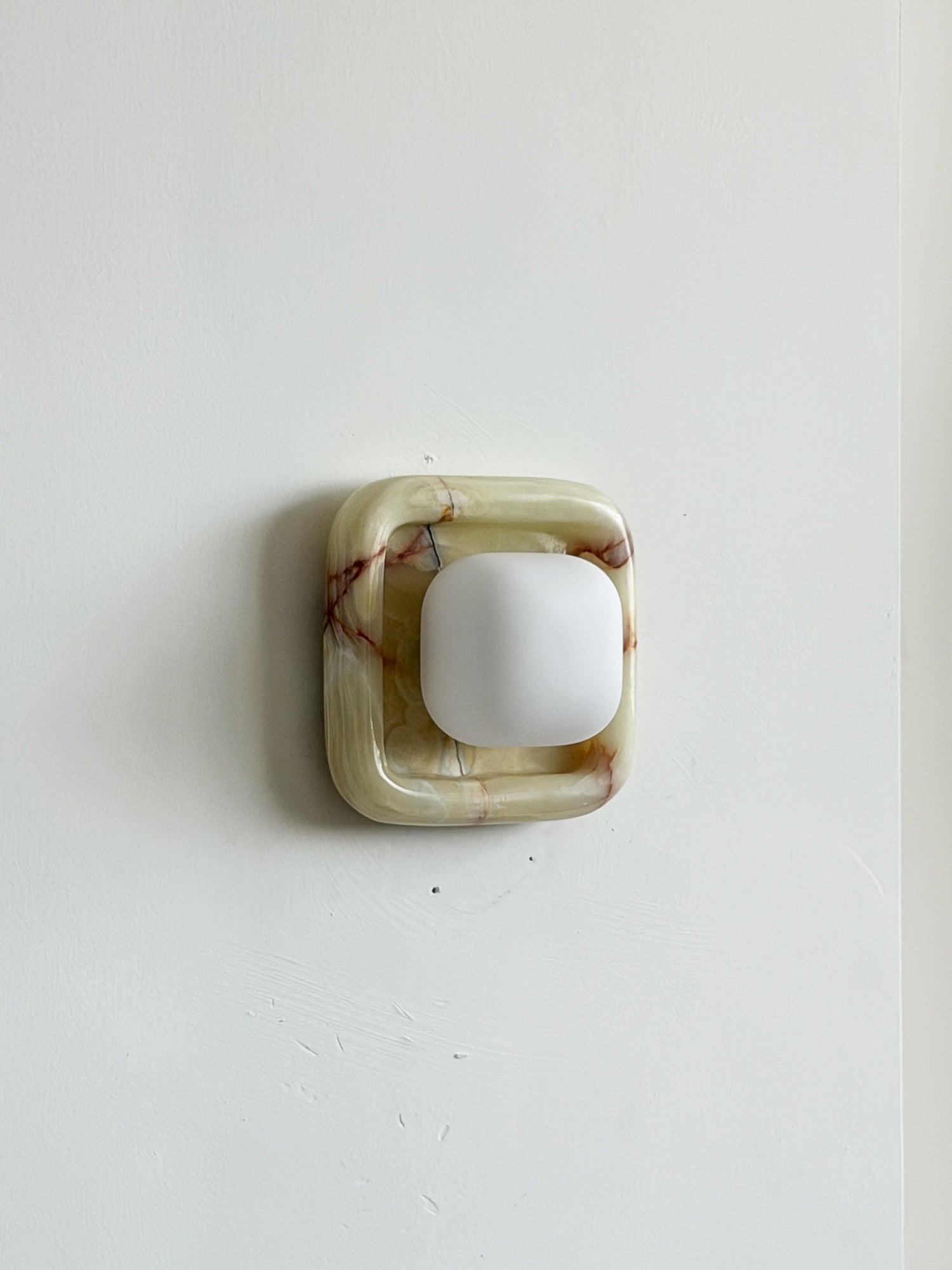 Mila Wall Light