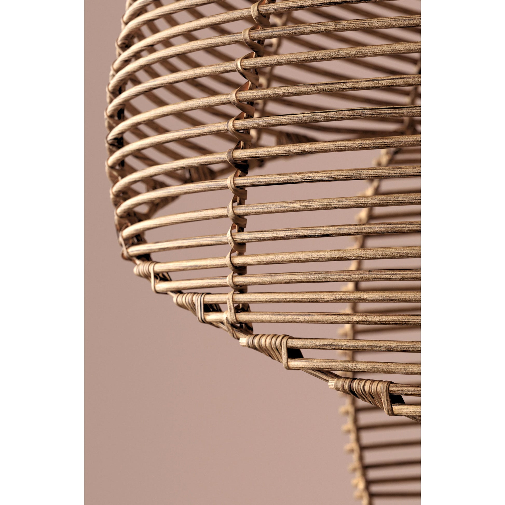 Comparison of the different sizes of the rattan pendant lamp.