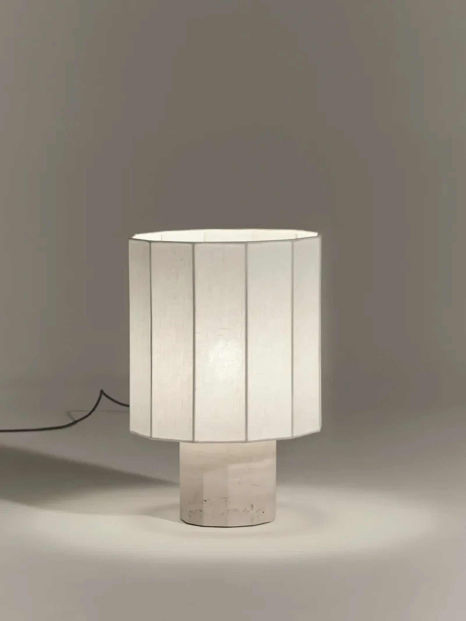 Comparison of the small and large lamp sizes side-by-side.