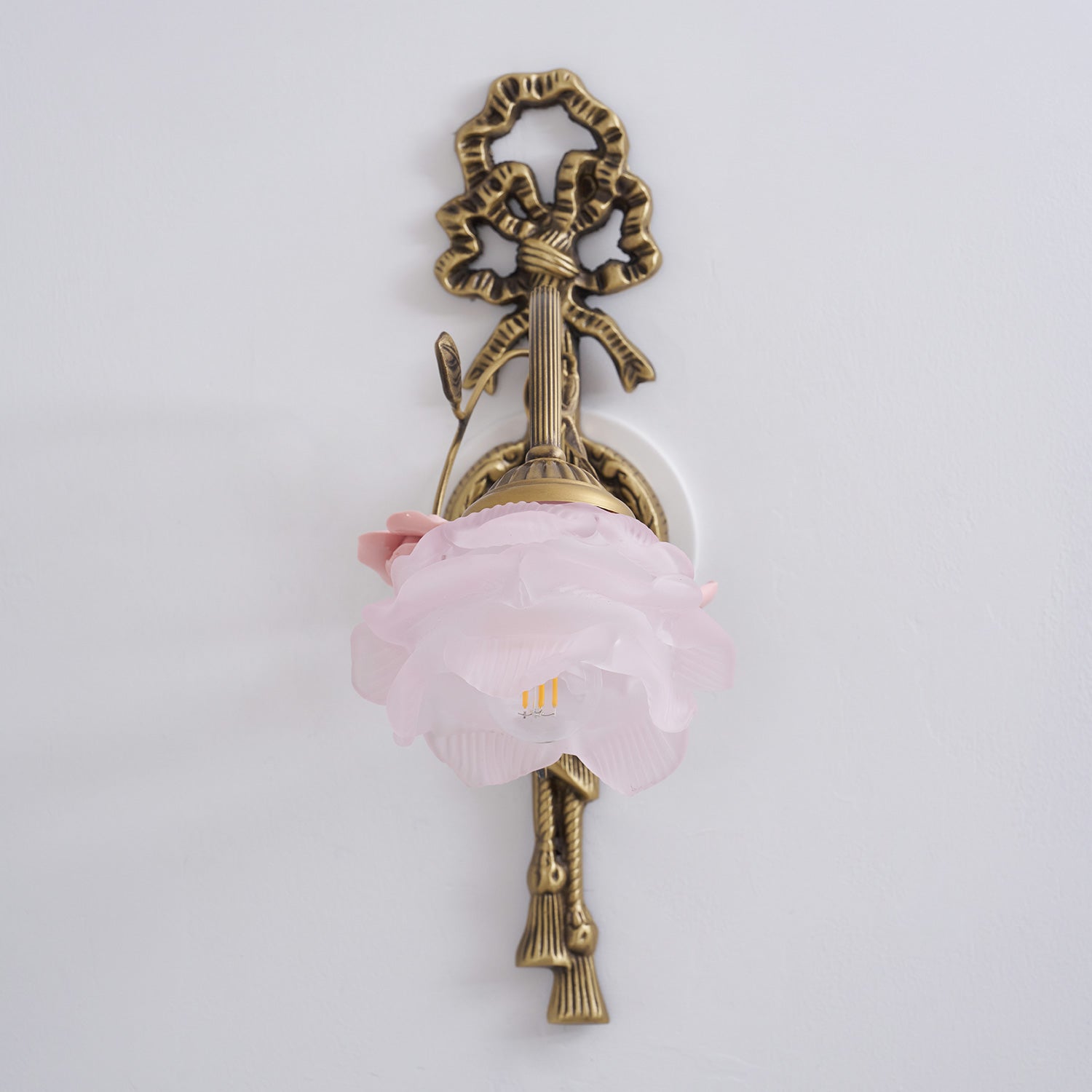 Rosalie Floral Wall Lamp, in a traditional interior.