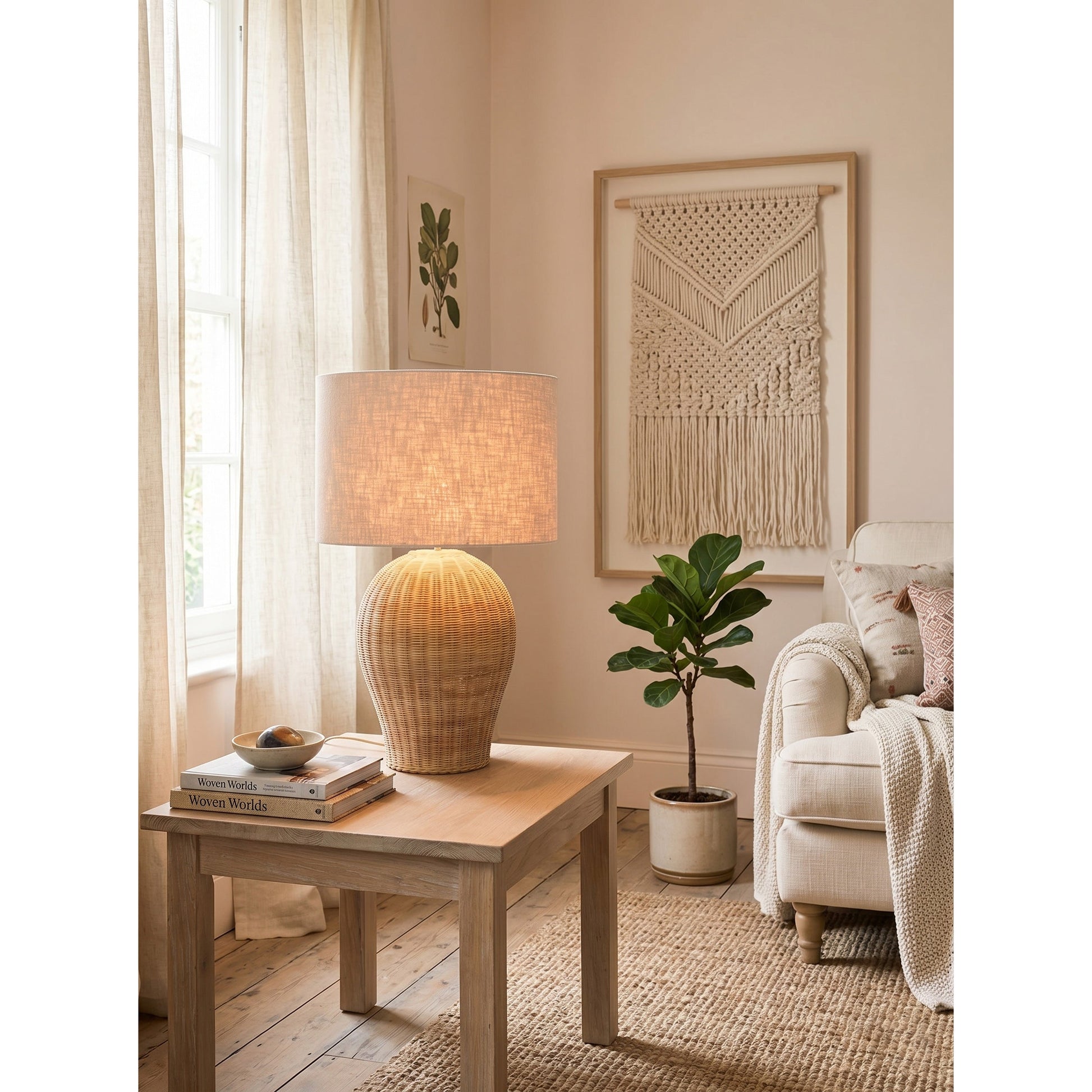 Side profile of the ginger jar-inspired lamp base.
