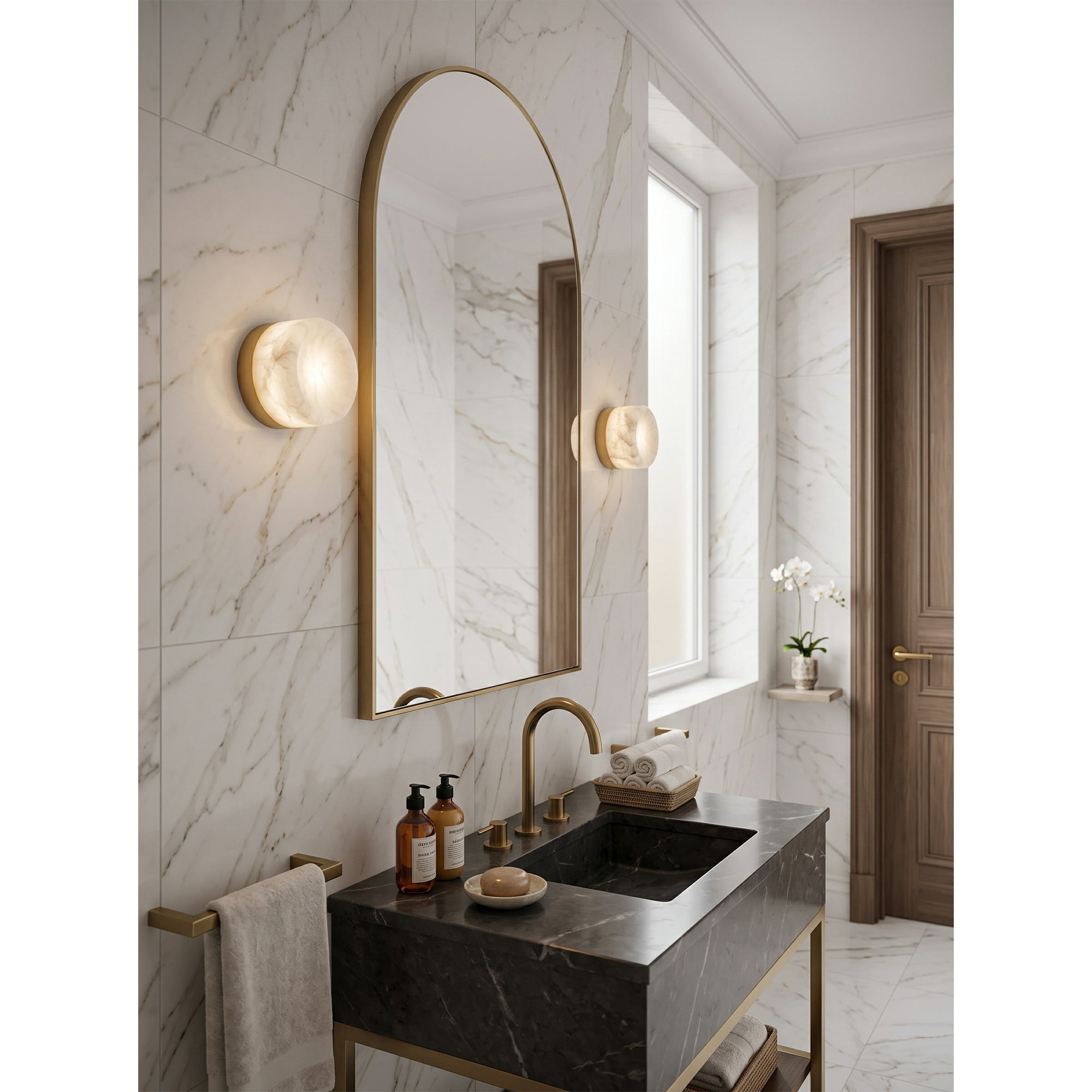 Luna Wall Light