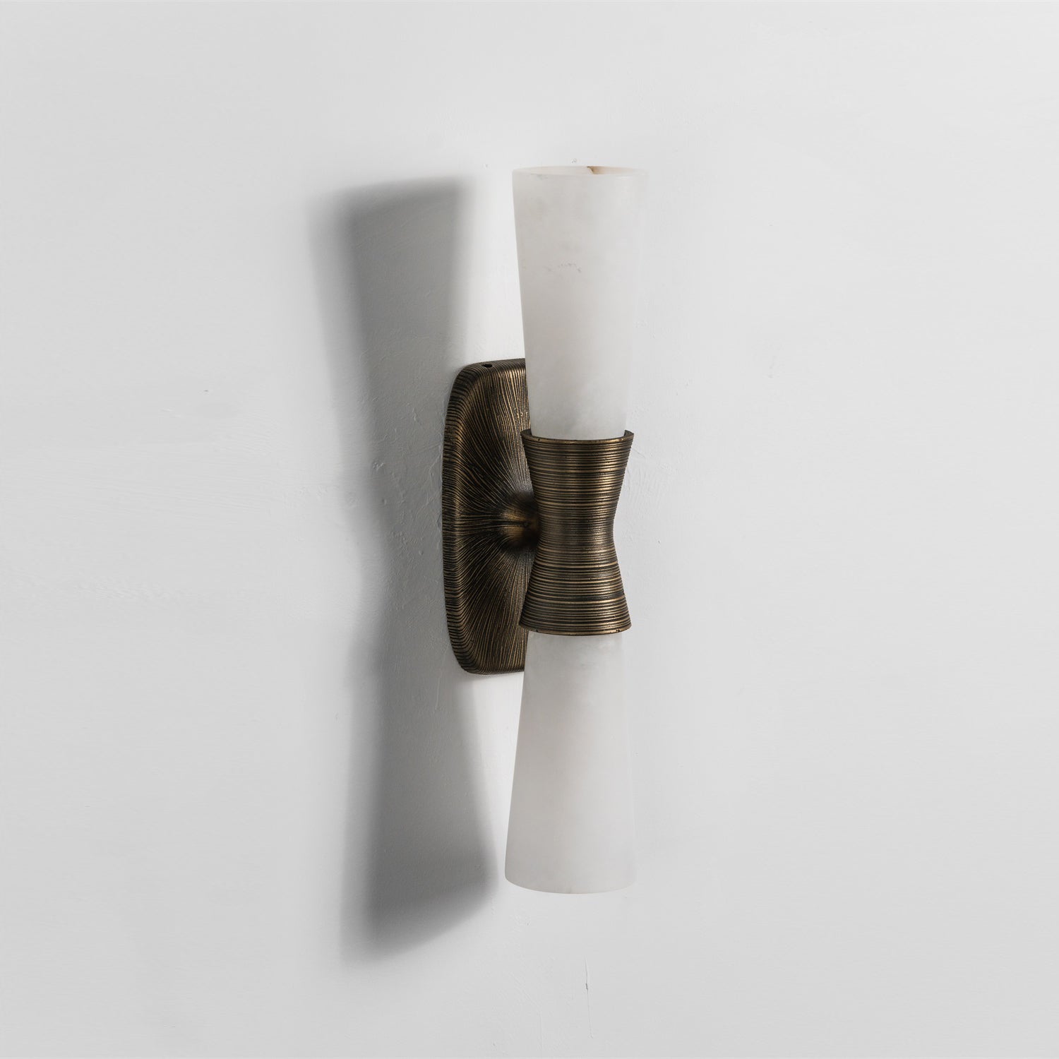 Elara Wall Light