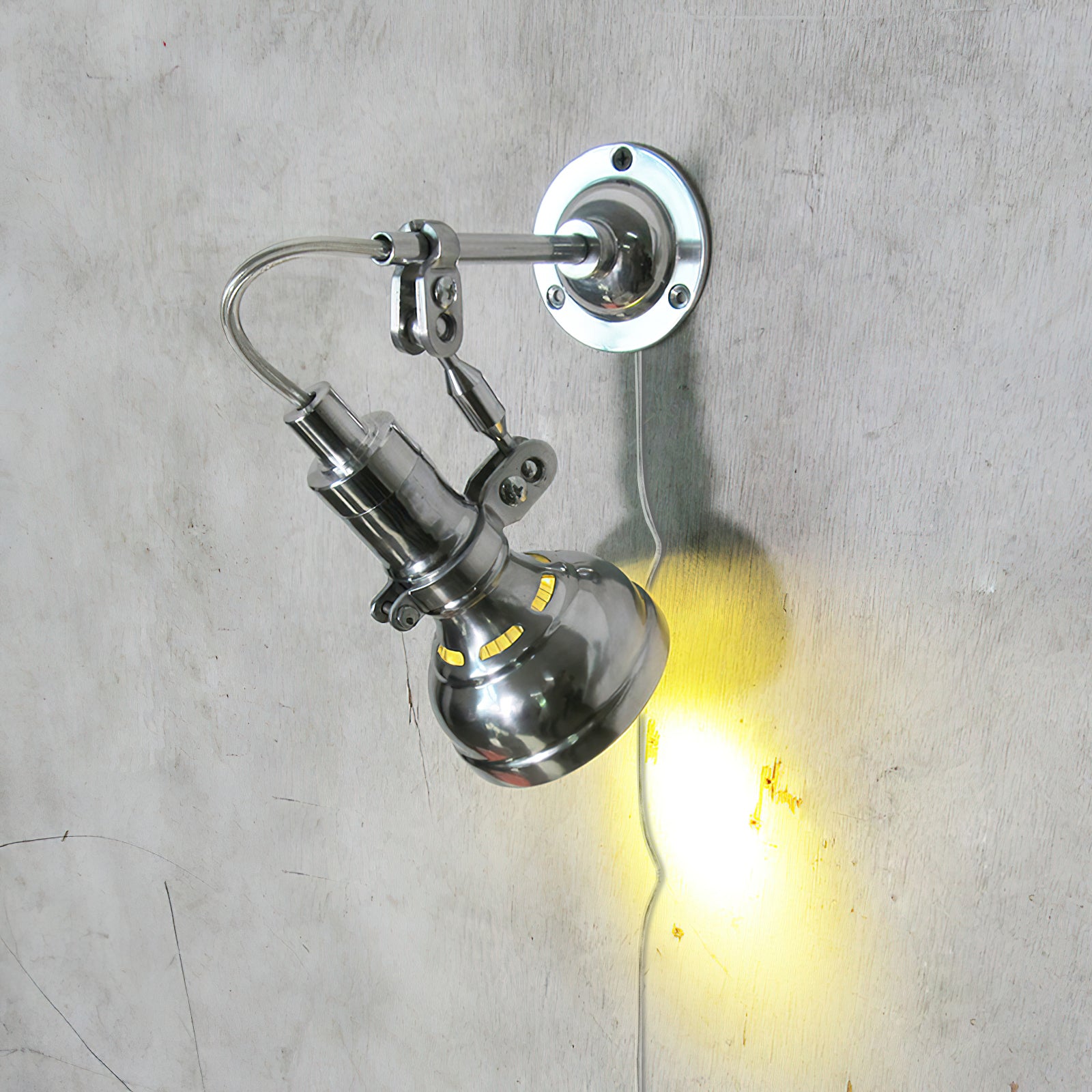 Allirora Wall Lamp