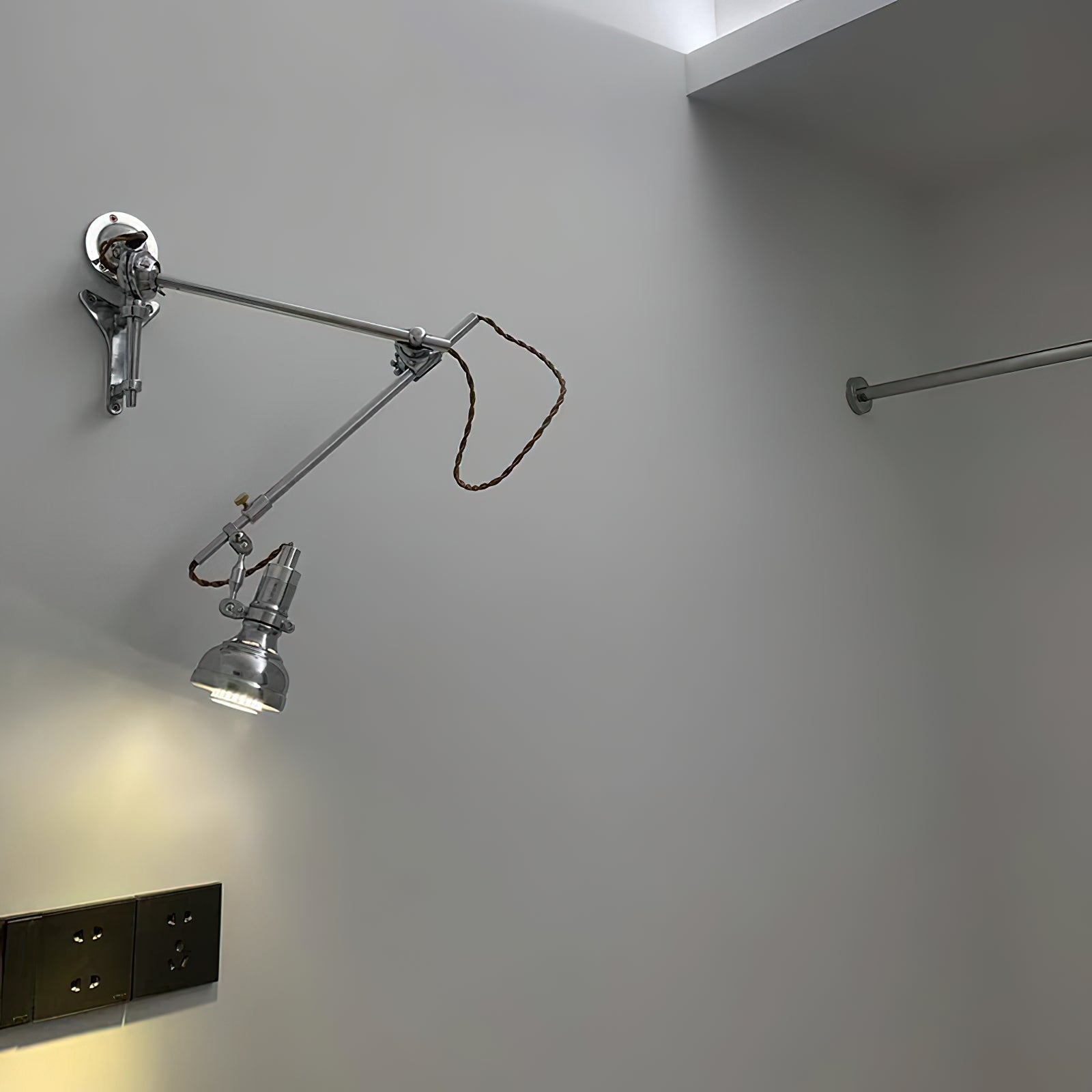 Allirora Wall Lamp