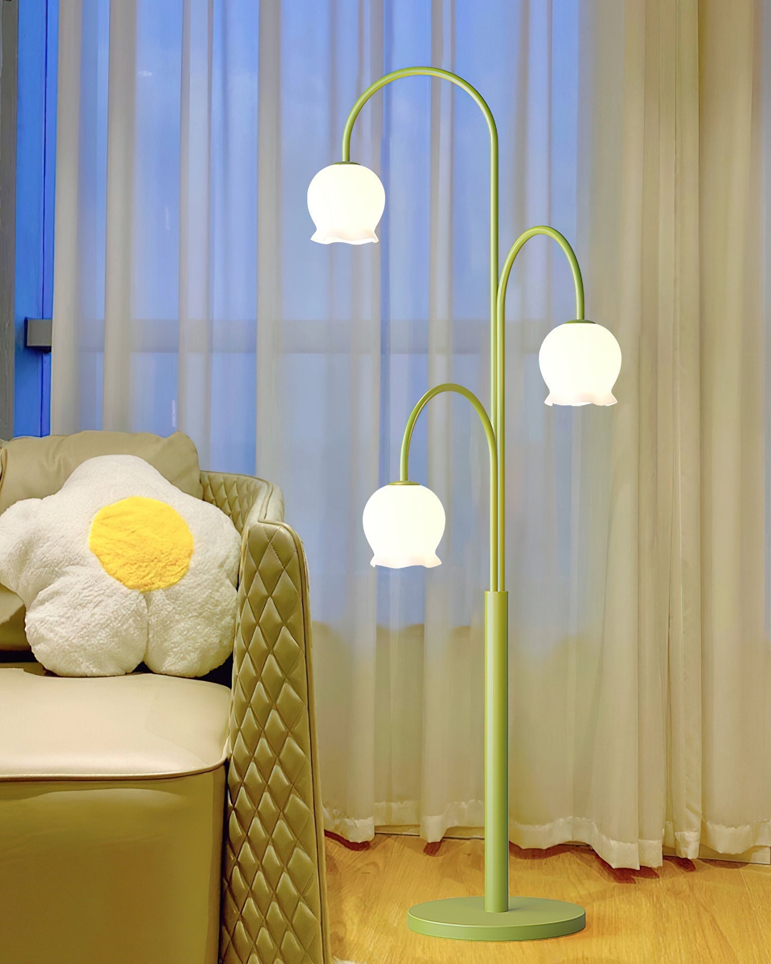 Jenavive Floor Lamp