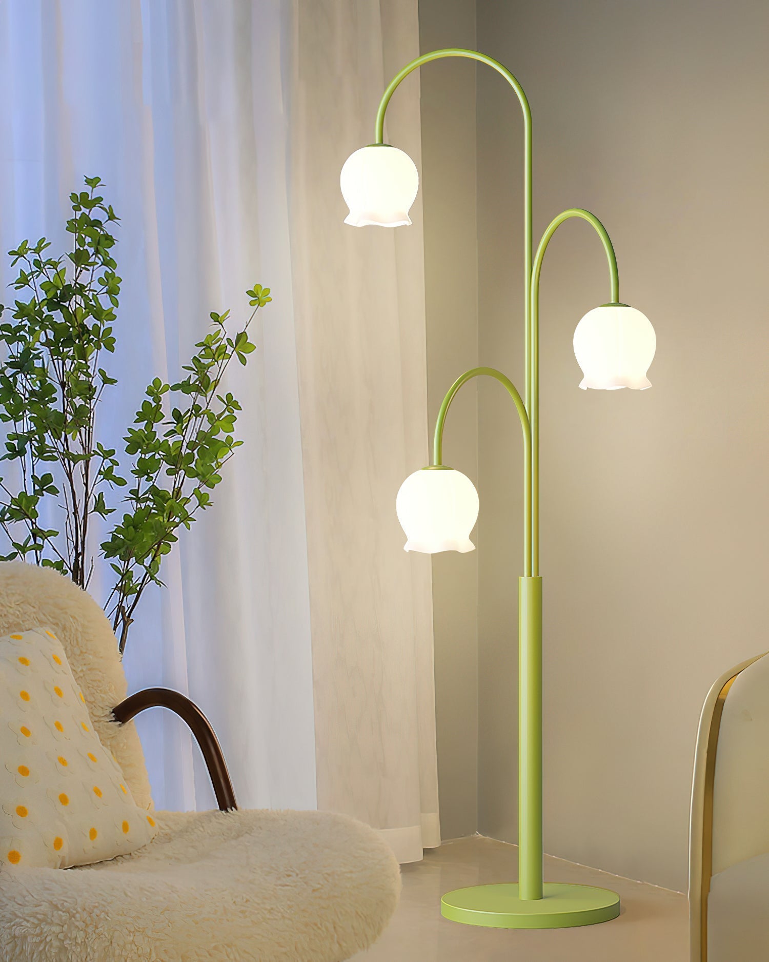 Jenavive Floor Lamp