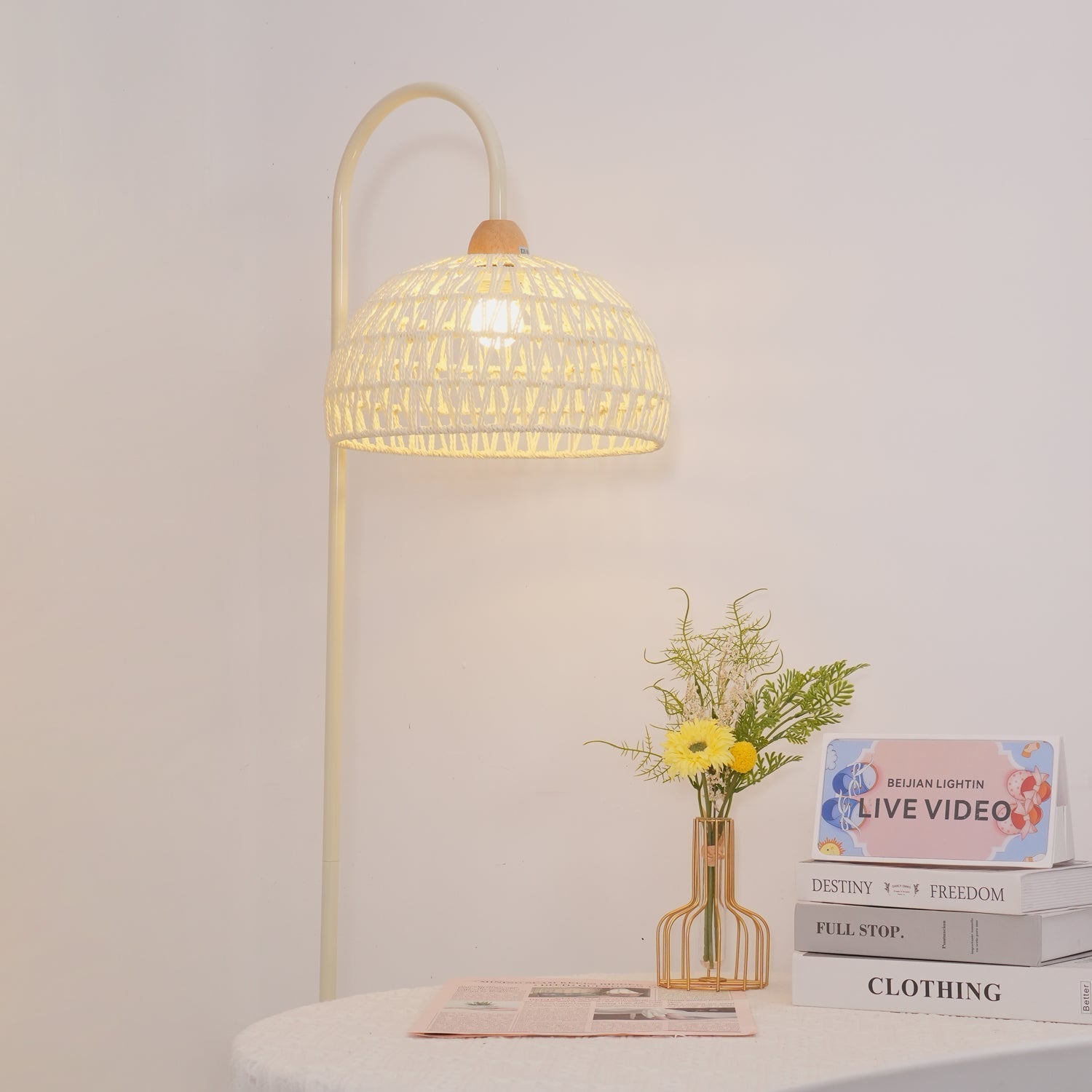 Tor Minimalist Floor Lamp-Neutral Decor