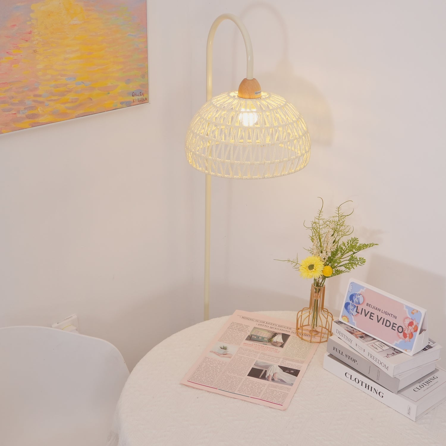 Tor Minimalist Floor Lamp-Neutral Decor