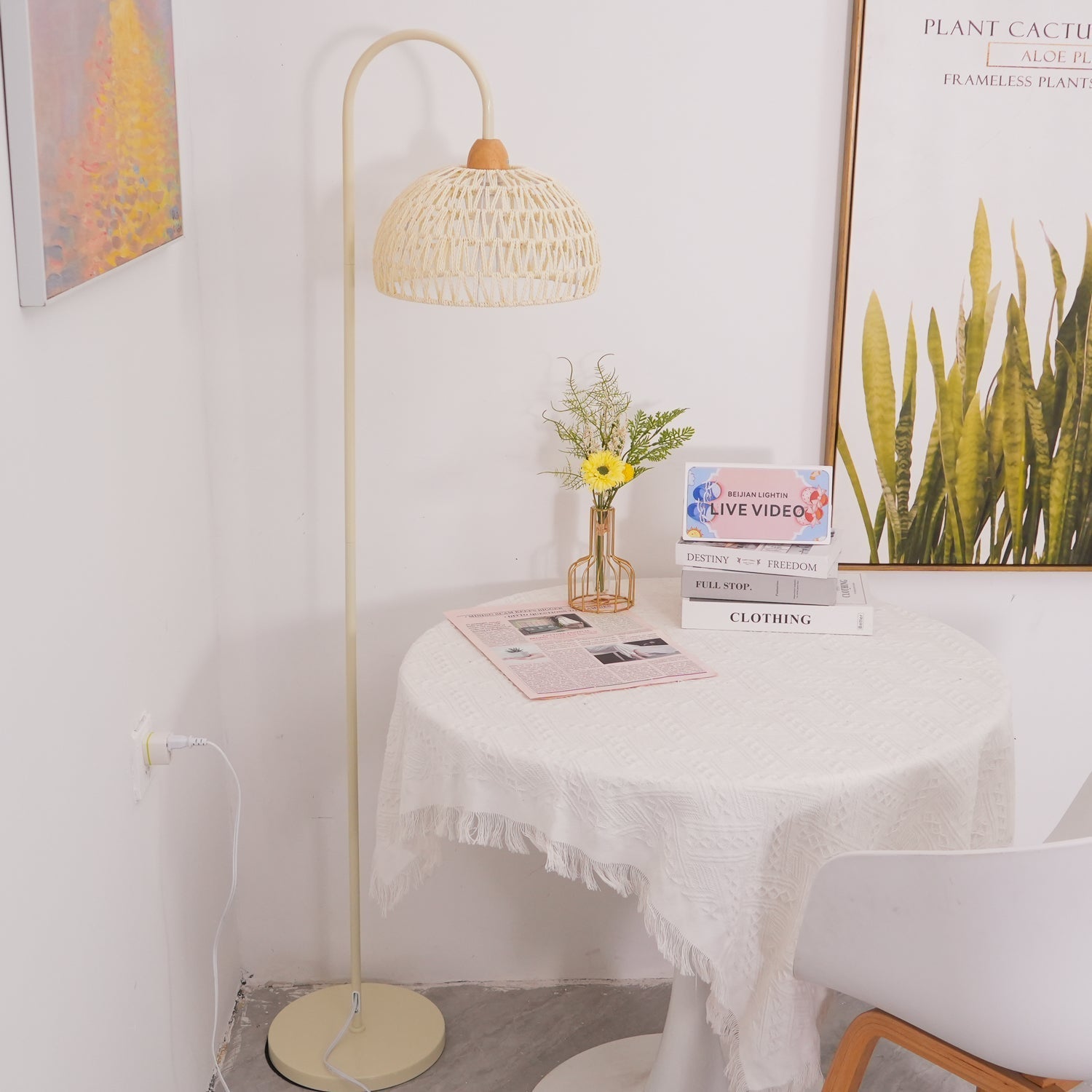 Tor Minimalist Floor Lamp-Neutral Decor