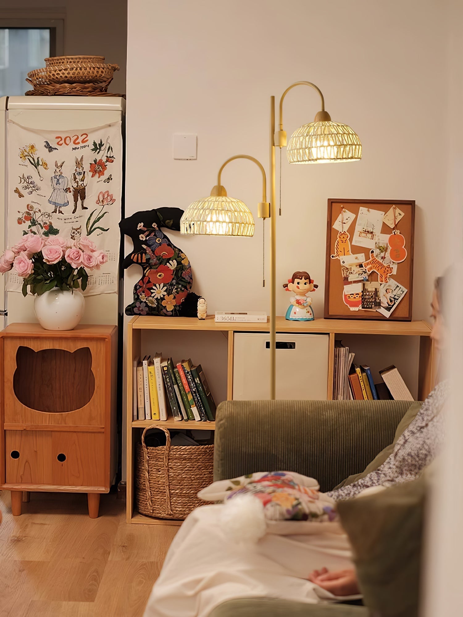 Tor Minimalist Floor Lamp-Neutral Decor