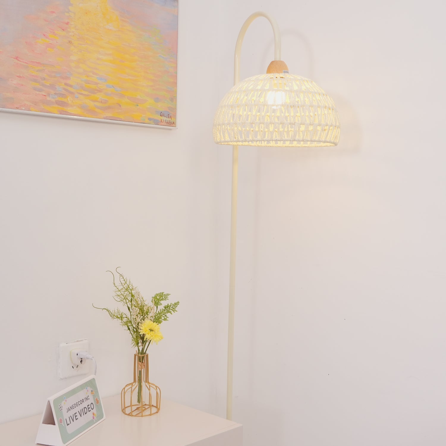 Tor Minimalist Floor Lamp-Neutral Decor