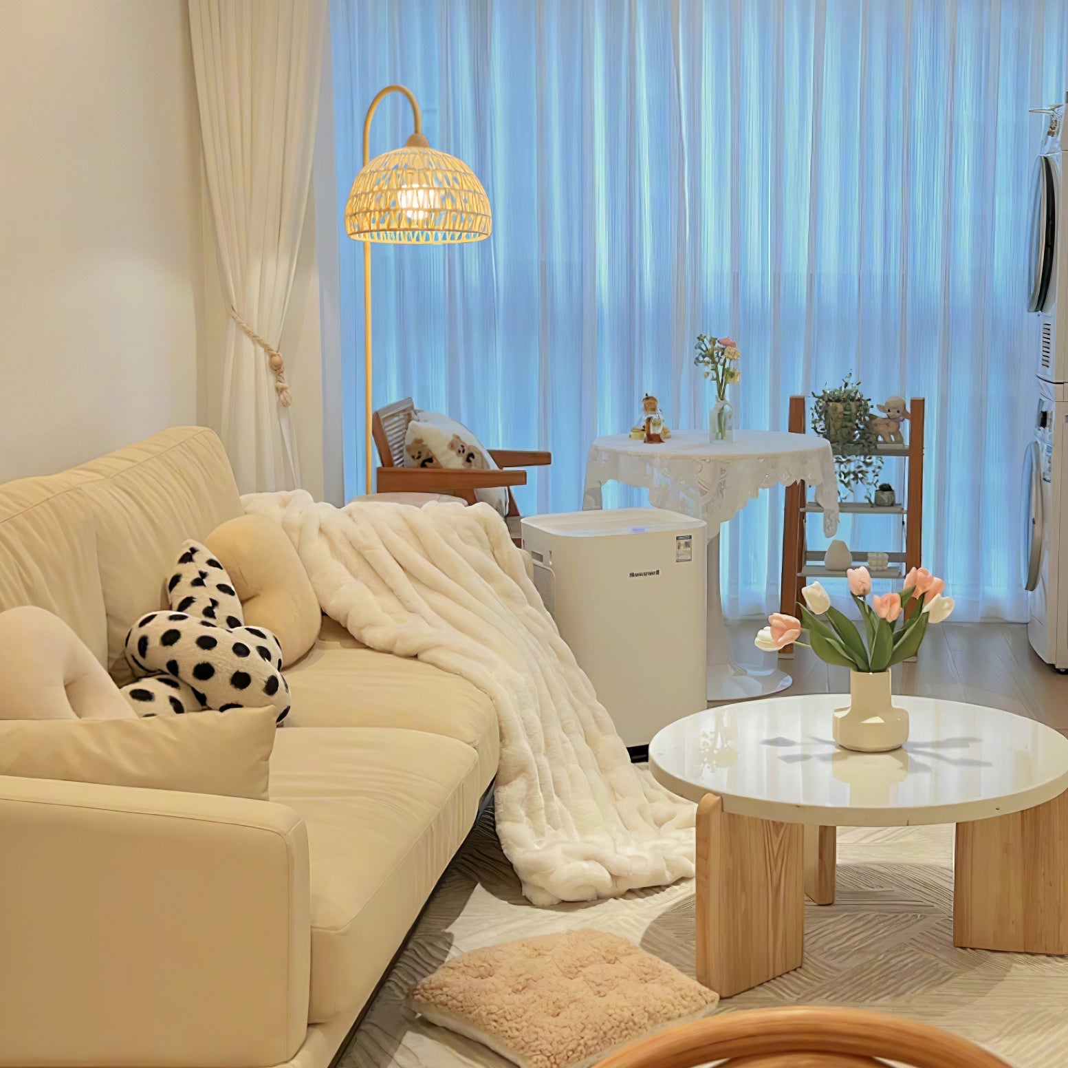 Tor Minimalist Floor Lamp-Neutral Decor
