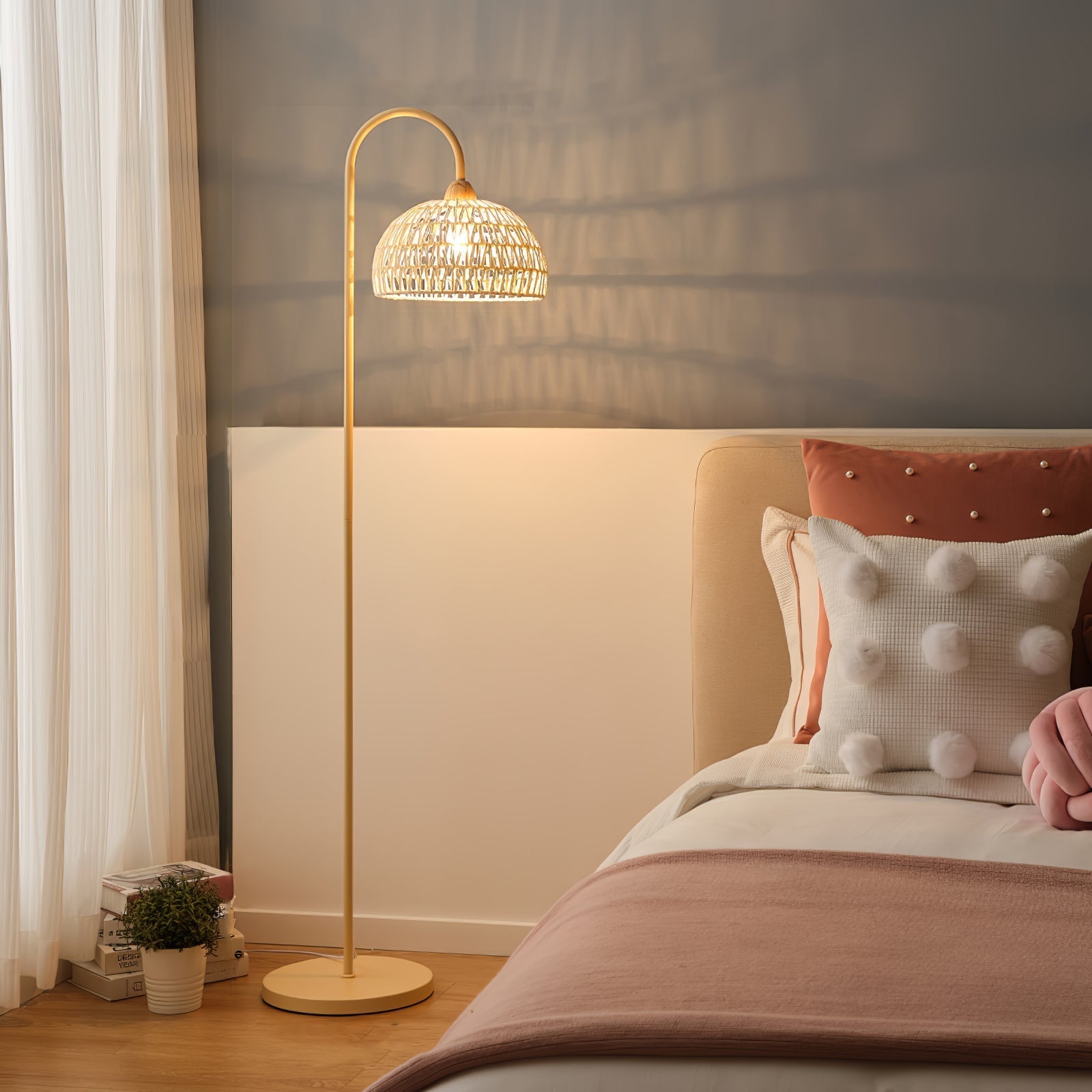 Tor Minimalist Floor Lamp-Neutral Decor