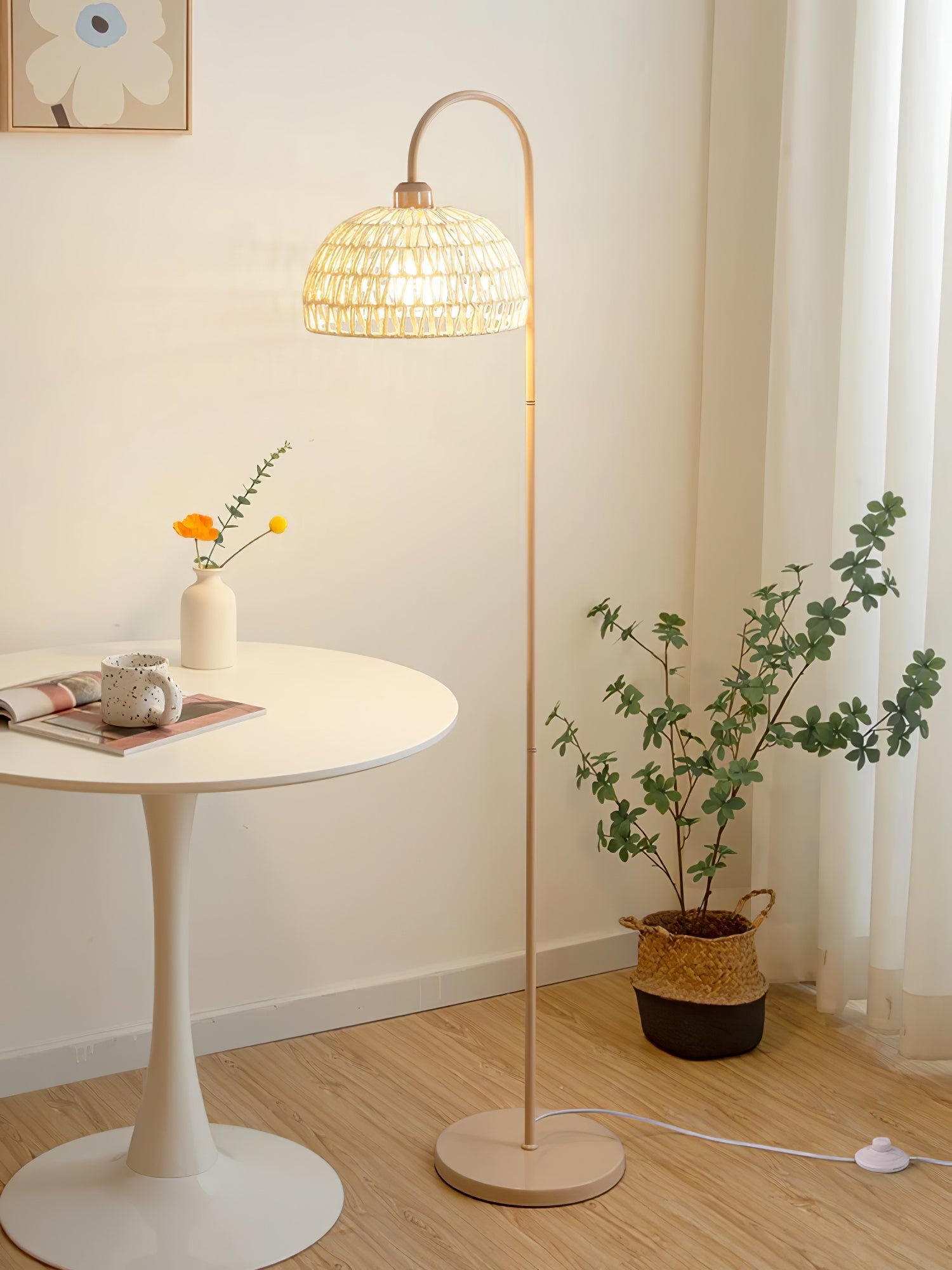 Tor Minimalist Floor Lamp-Neutral Decor