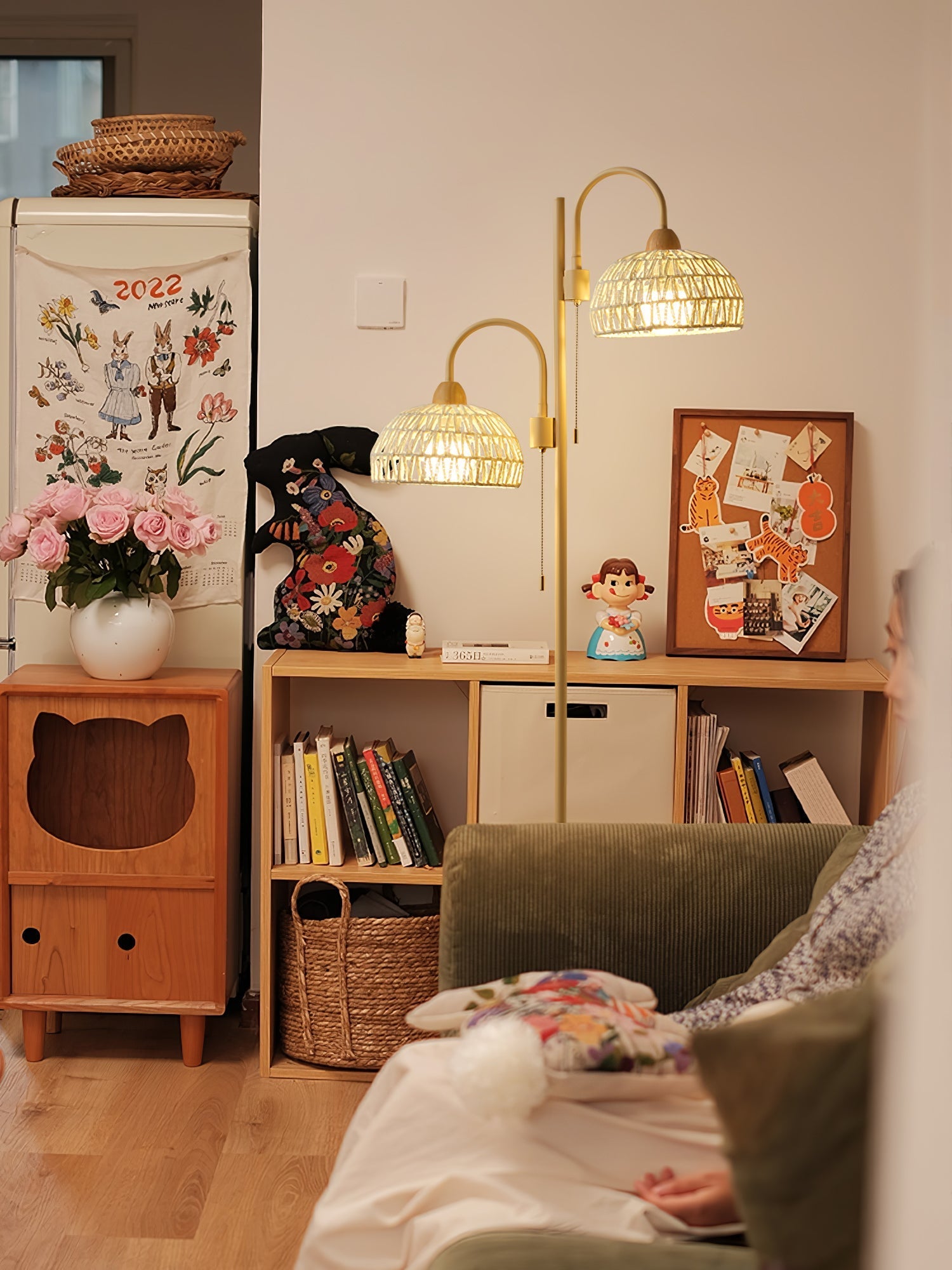 Tor Minimalist Floor Lamp-Neutral Decor